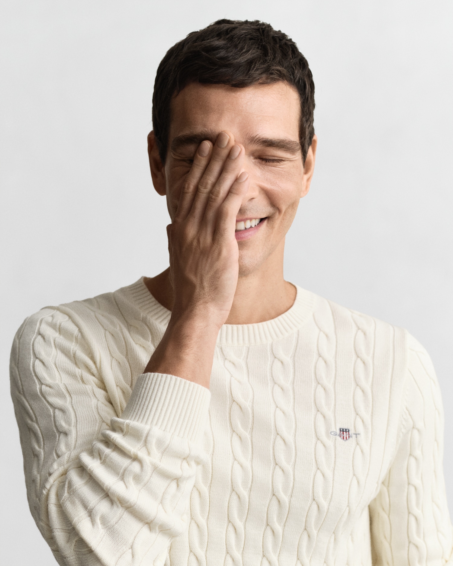 Gant Pull en tricot »COTTON CABLE C-NECK«, mit Wappen-Logostickerei auf der Brust
