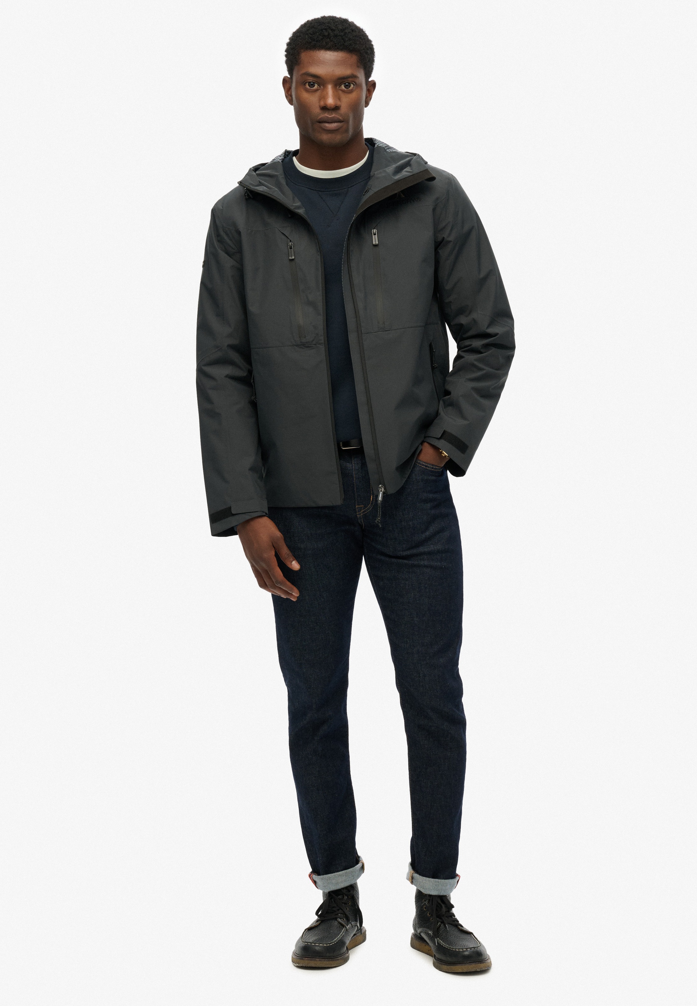 Superdry Outdoorjacke »WATERPROOF JACKET« mit Kapuze Wasserdicht (Säule wird nachgereicht)