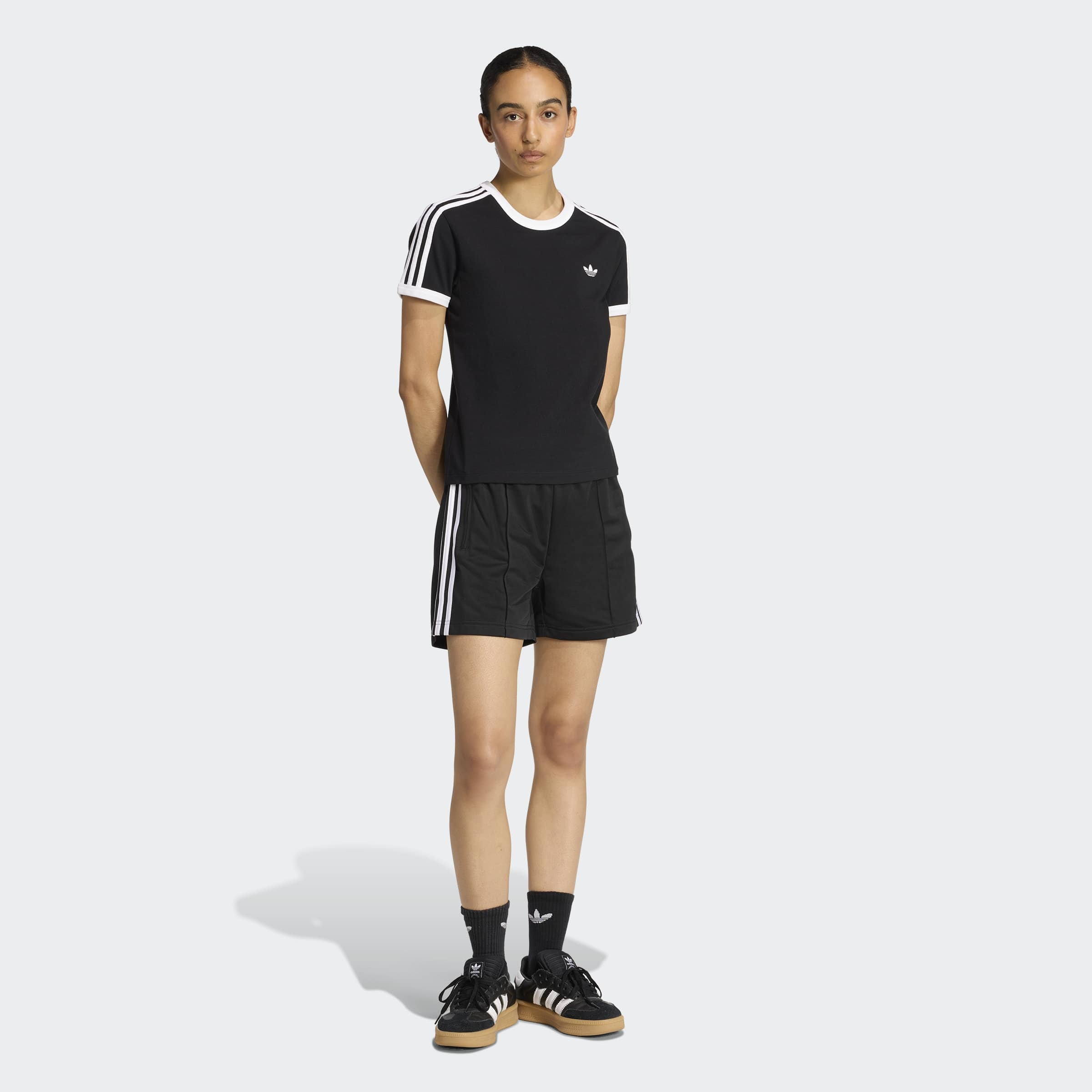 adidas Originals Short »FB«  Short classique FIREBIRD, coupe décontractée
