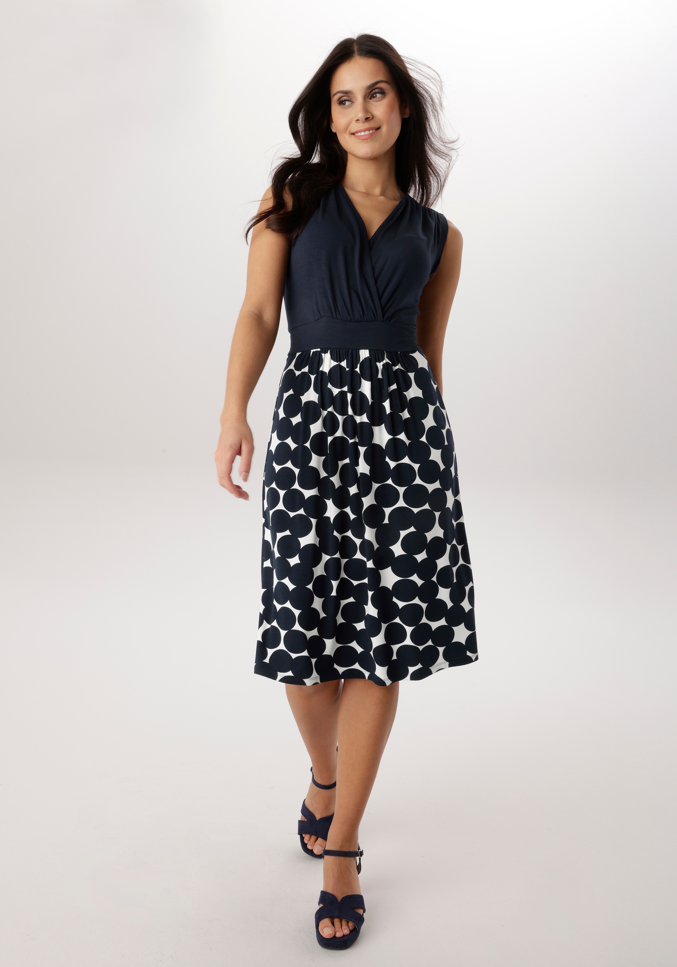 Aniston SELECTED Robe en jersey mit eleganter Wickeloptik und V-Ausschnitt - NEUE KOLLEKTION