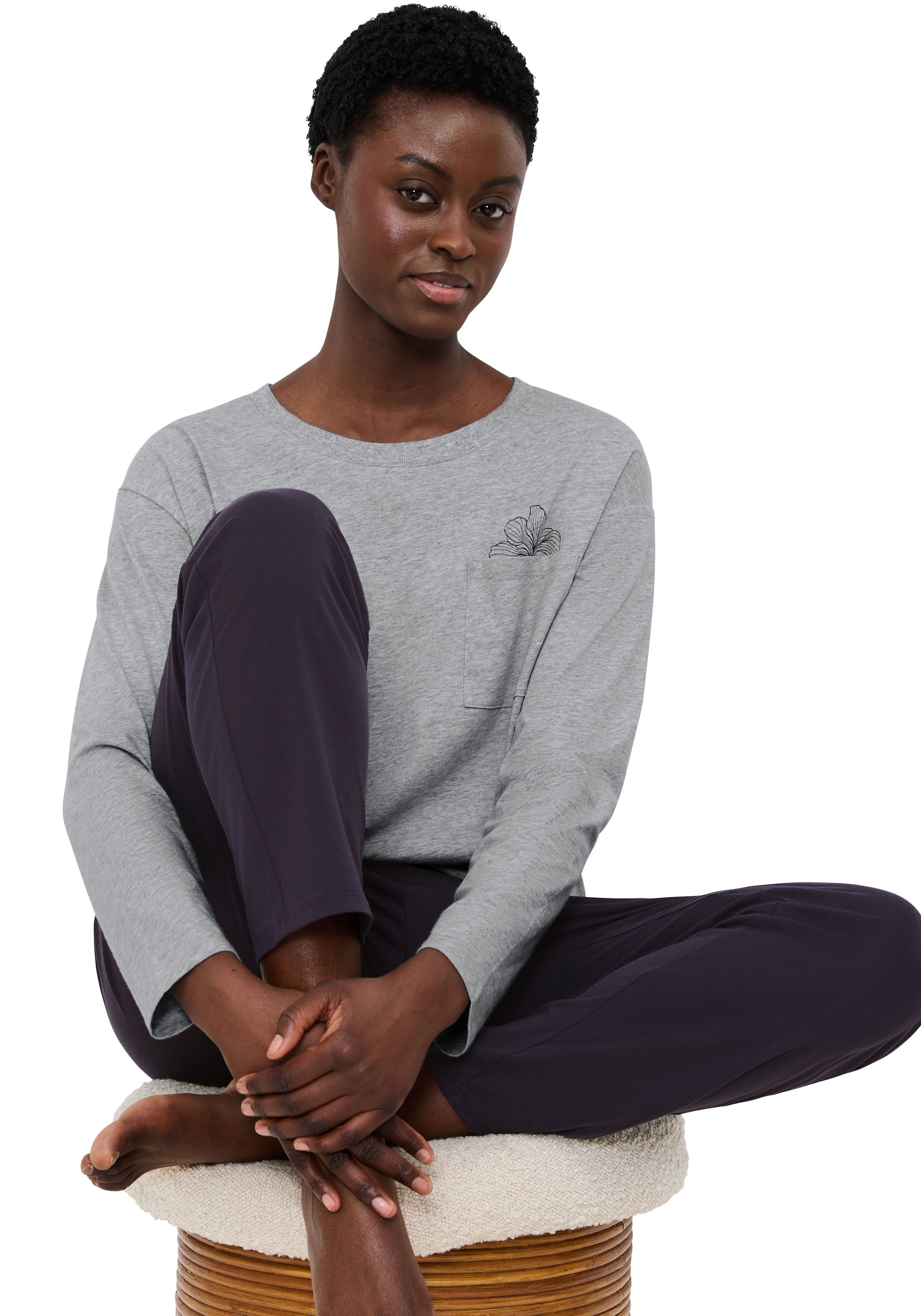 Triumph Schlafanzug Blumenstickerei, Brusttasche, Rundhalsausschnitt, Langarm