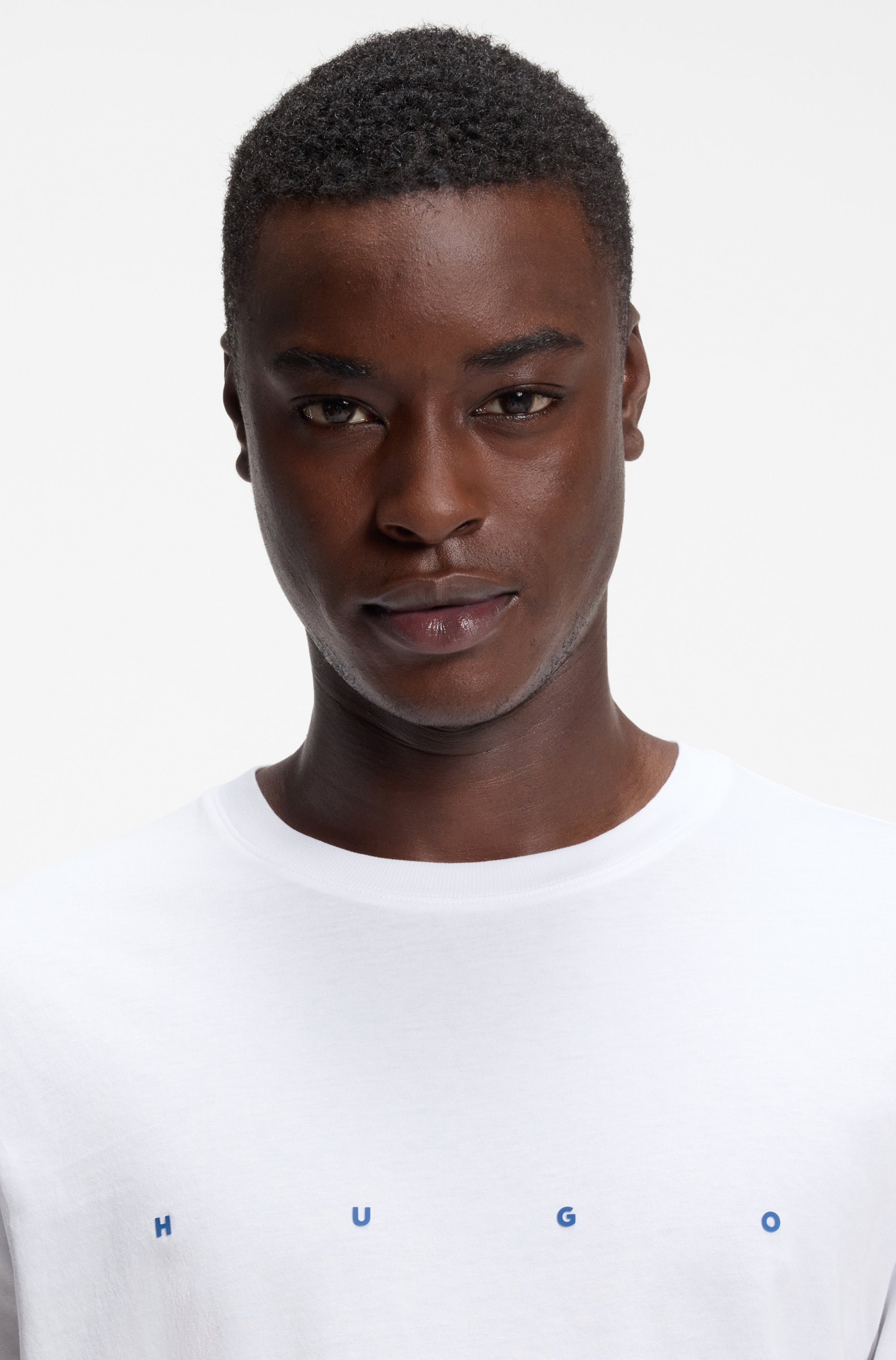 HUGO T-Shirt »Dorosi« Rundhalsausschnitt, Regular Fit, Logo-Schriftzug