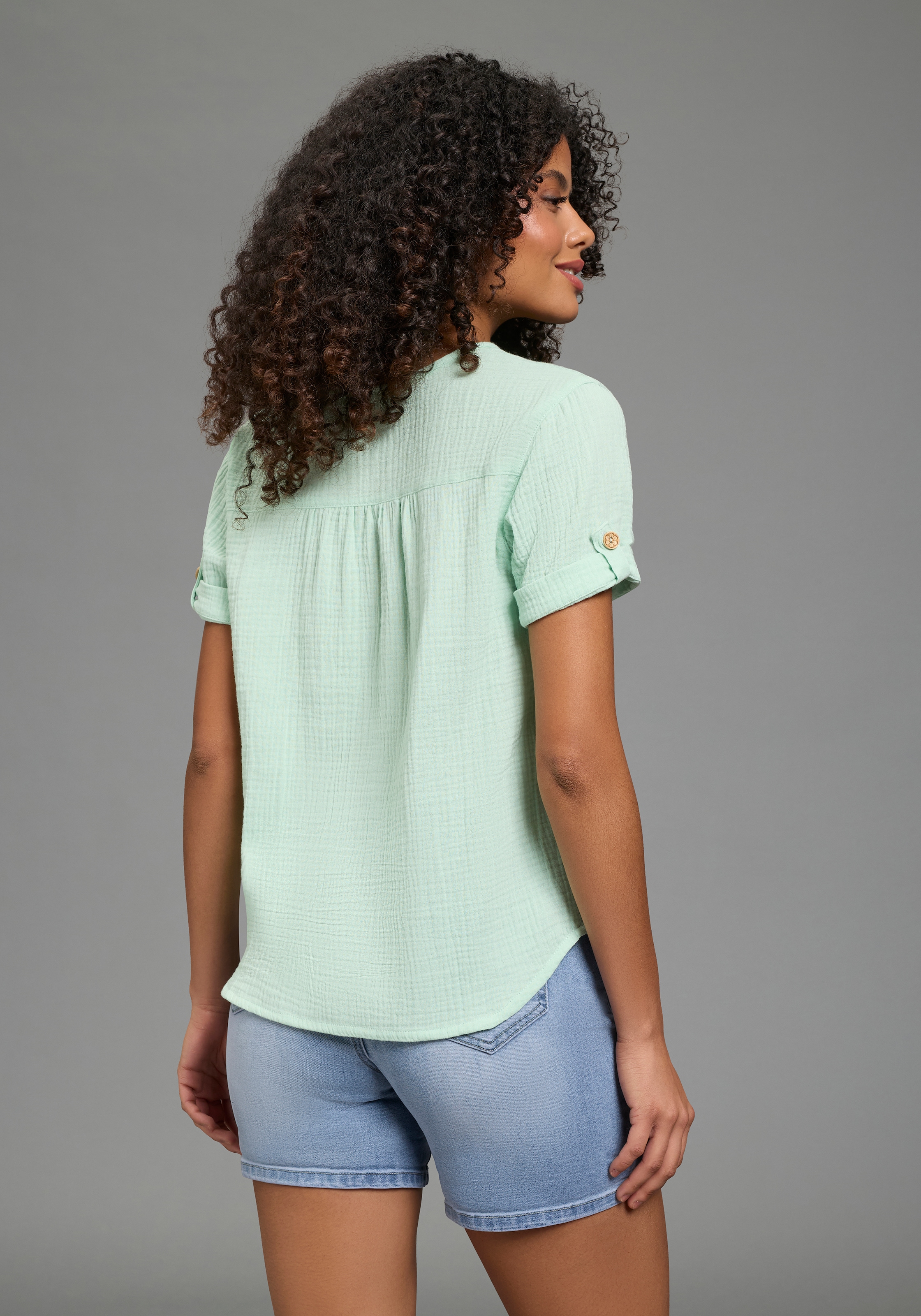 KangaROOS Kurzarmbluse Kurzarm mit Aufschlag und Riegel, Rundhalsausschnitt