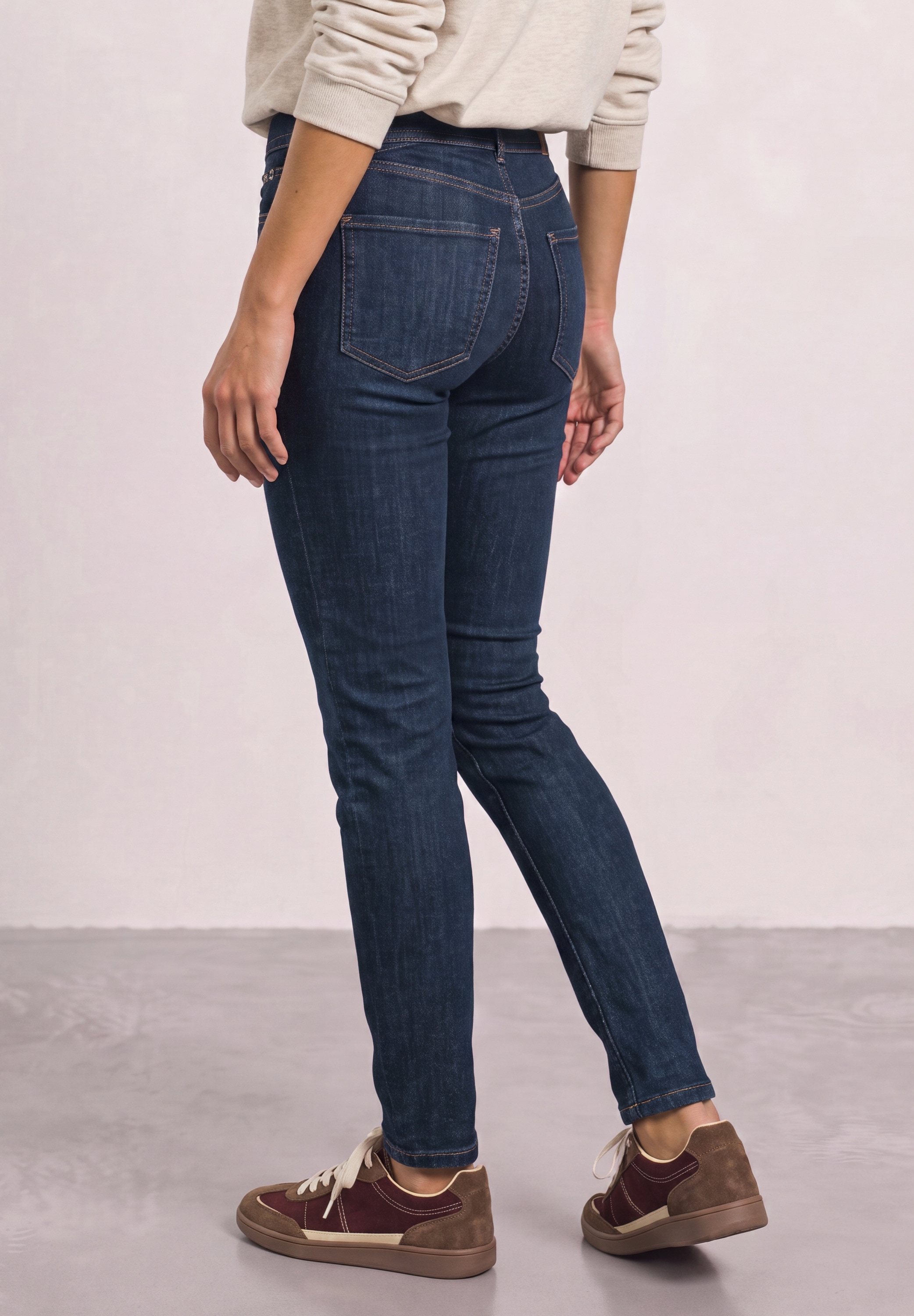 STREET ONE Slim-fit-Jeans 5-Pocket-Style, mit Elasthan