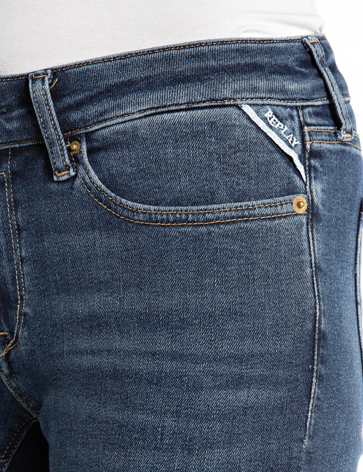 Replay Jeans bootcut »NEW LUZ« mit gesticktem R an der Gesässtasche