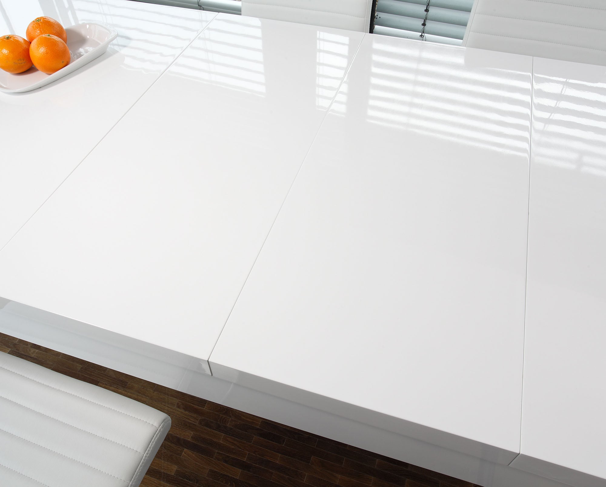 SalesFever Esstisch »Odense - Design Tisch für stilvolle Mahlzeiten« Mit praktischen Ansteckplatten erweiterbar