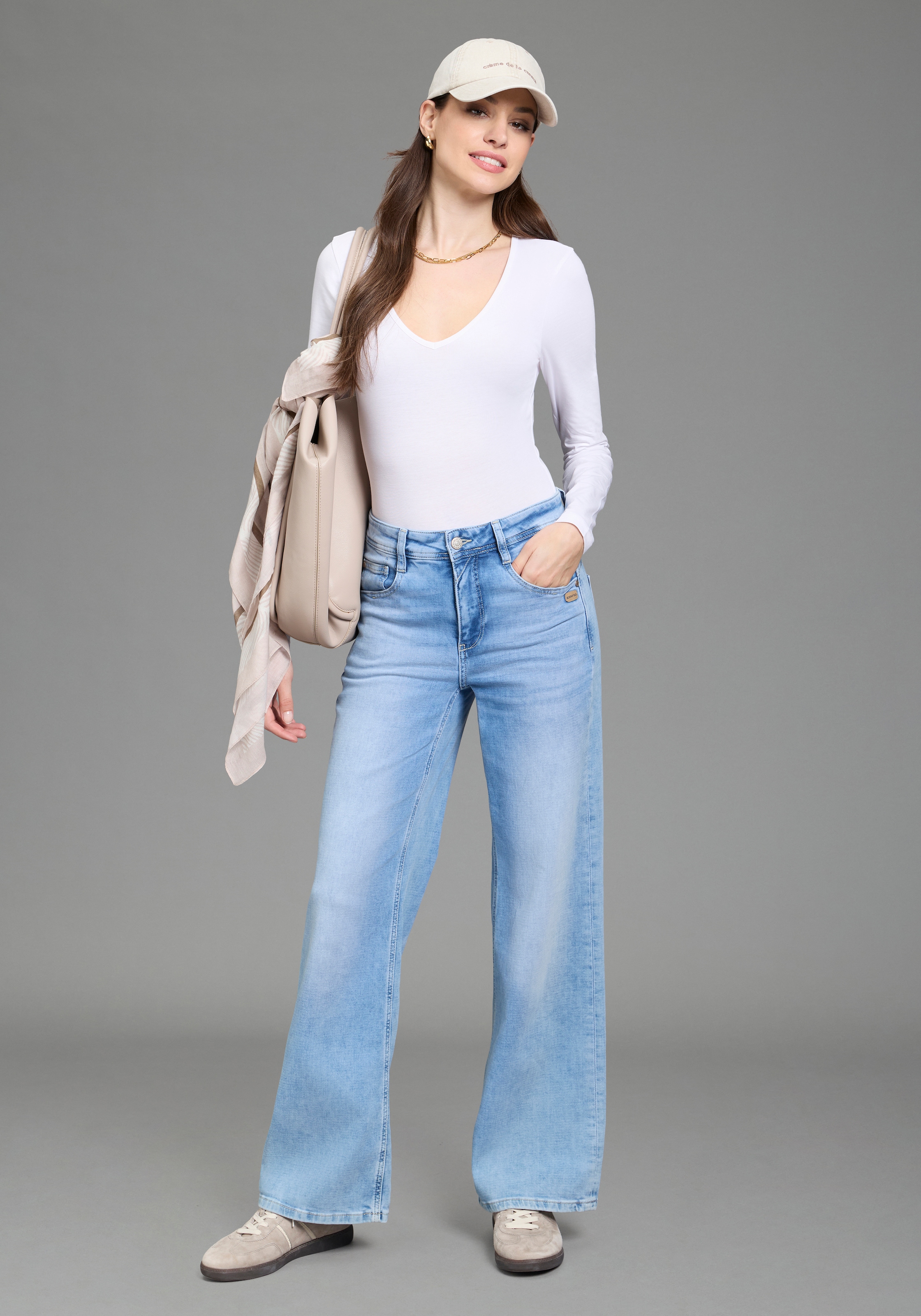 Laura Scott Langarmbody V-Ausschnitt, figurbetonte Passform, Basic Design