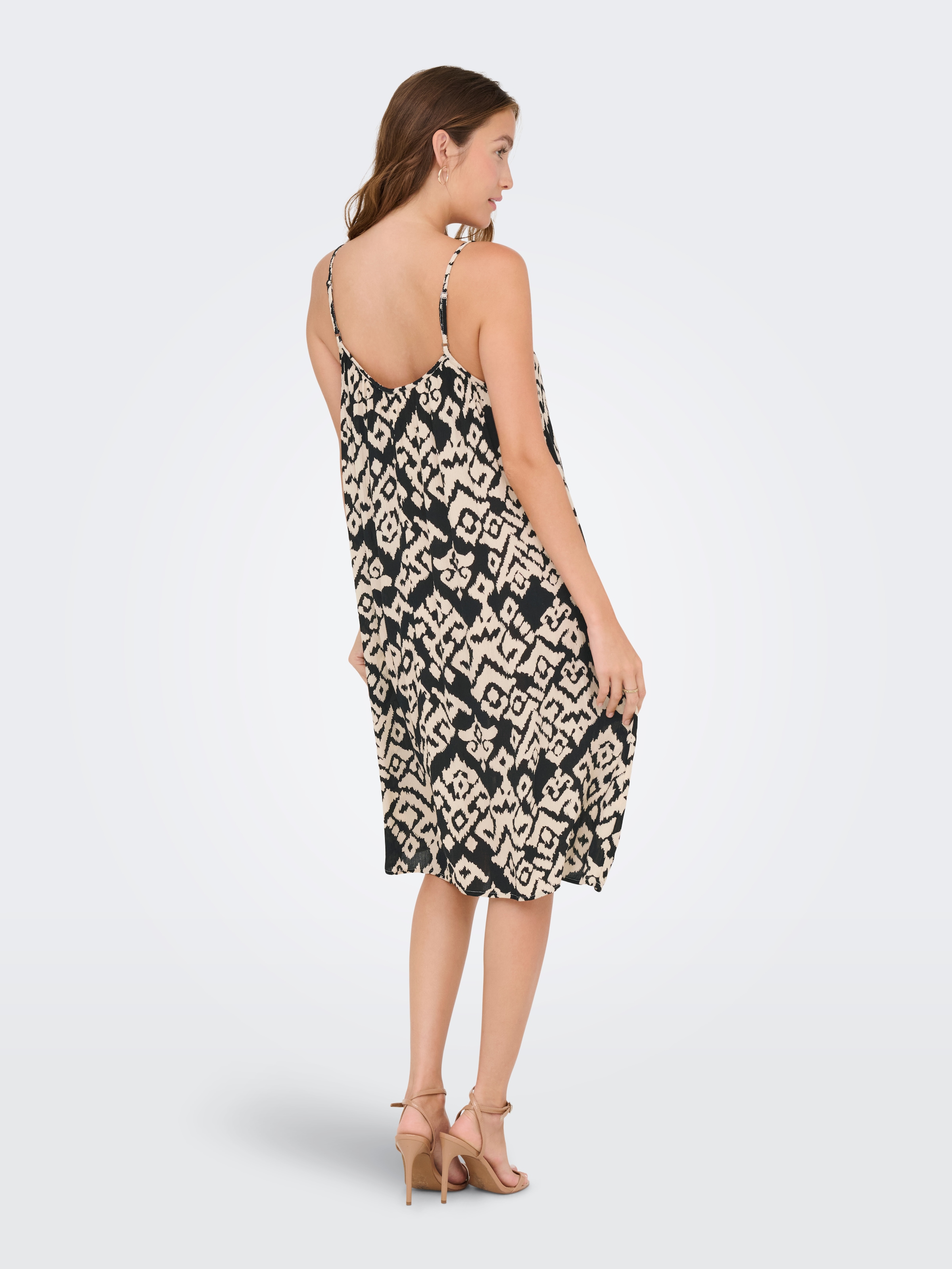 ONLY Robe à bretelles »ONLMAI STRAP DRESS WVN CS« viscose, coupe regular