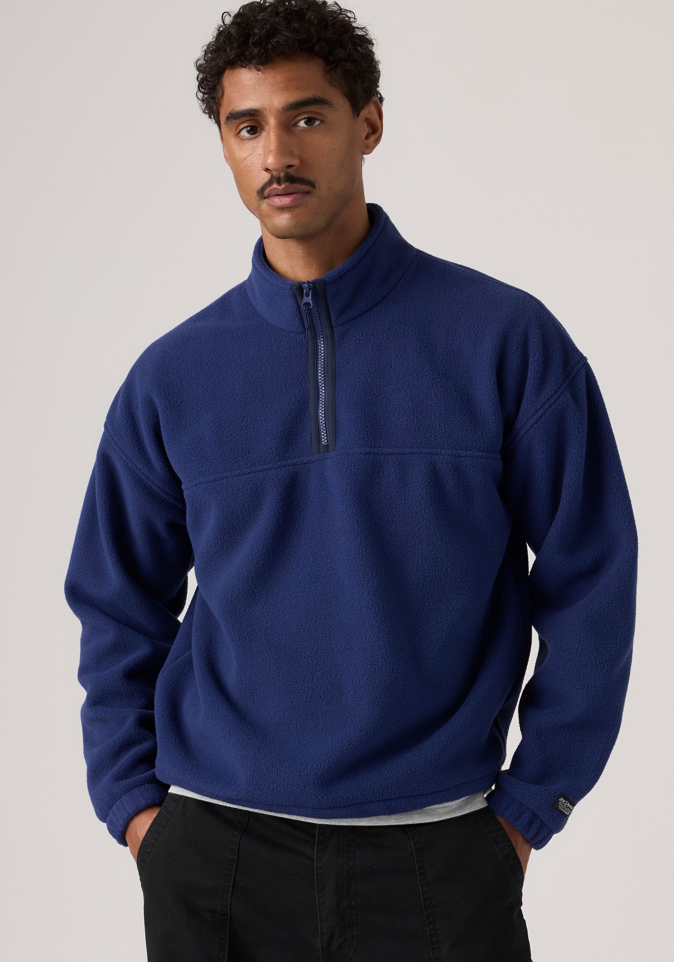Levi's® Pull en polaire »REDWOOD HALF ZIP«, ourlet avec cordon de serrage
