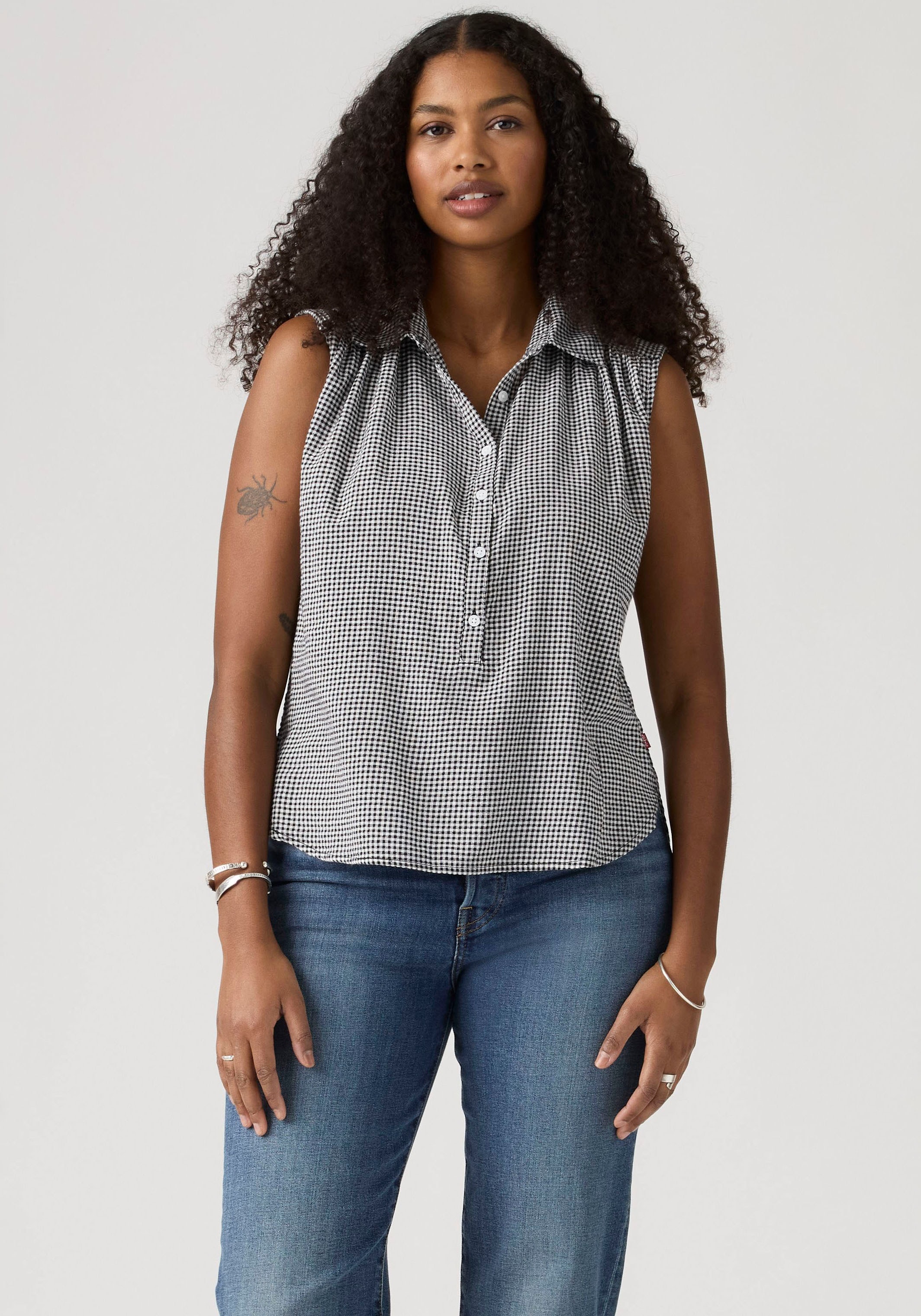 Levi's® Blusentop Figurumspielende Passform