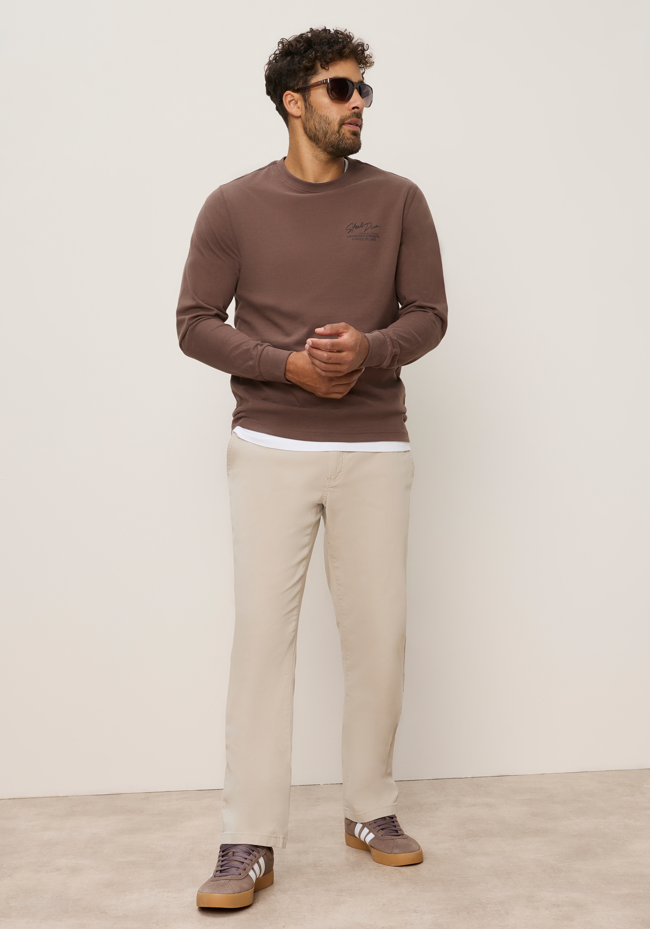 Man's World Shirt à col rond coupe étroite, manches longues, uni, avec impression et broderie