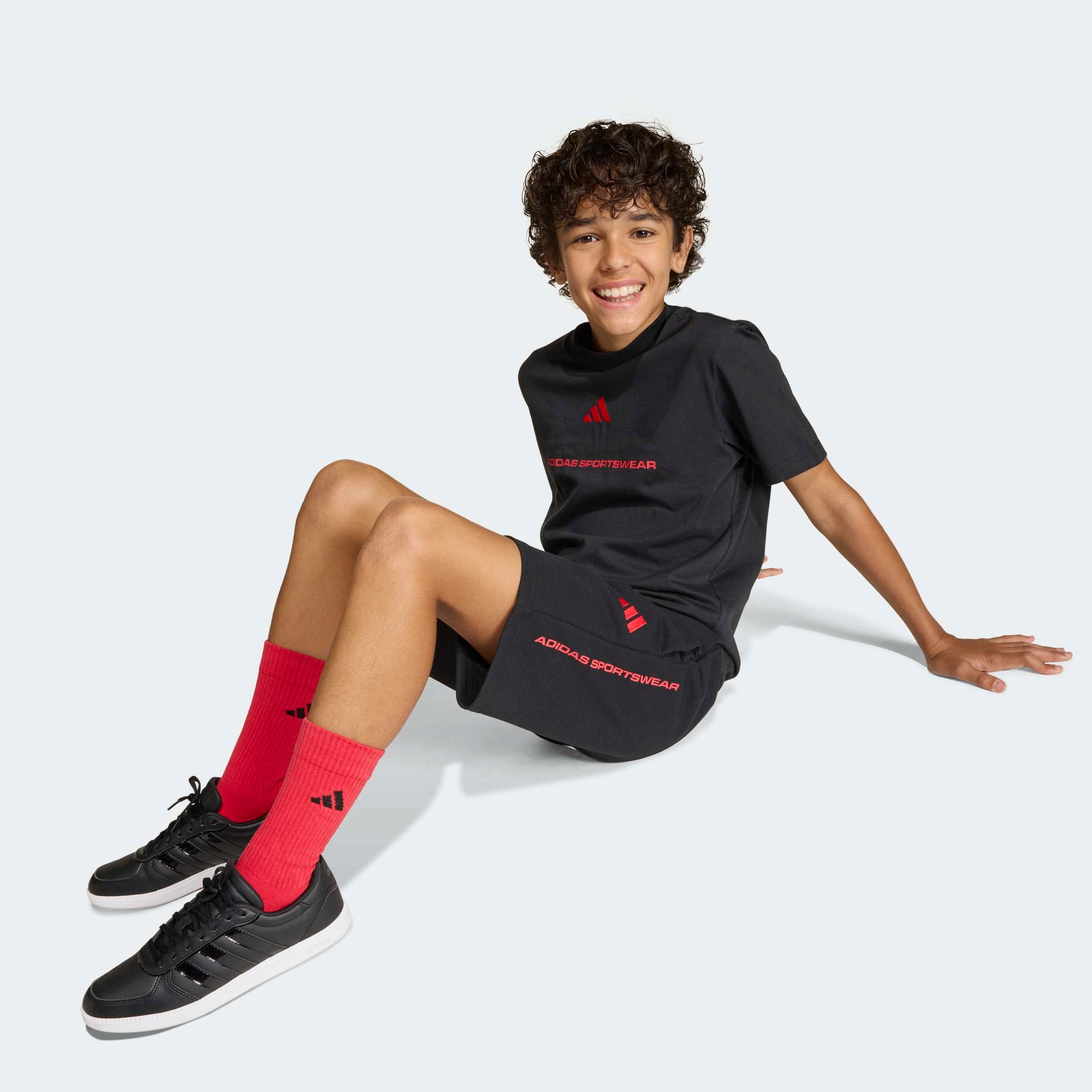 adidas Sportswear Shorts »ADIDAS JUNGEN FRENCH TERRY SLOGAN KINDER«  aus Baumwolle und Polyester, mit weitenregulierbarem Kordelzug