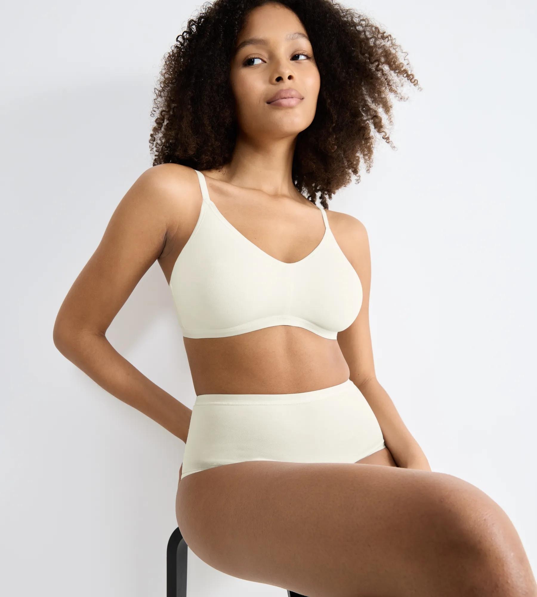 sloggi Soutien-gorge souple »GO Daily Cotton« Glanz-Effekt Details, tiefer V-Ausschnitt, ohne Bügel