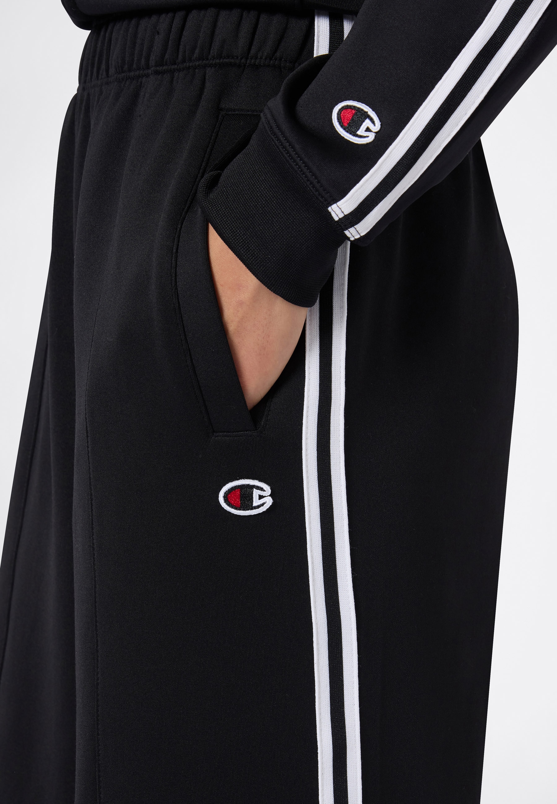 Champion Pantalon de jogging »SPORTWEAR TRACK PANTS Loose Fit«  avec une coupe ample, stable en forme, flexible