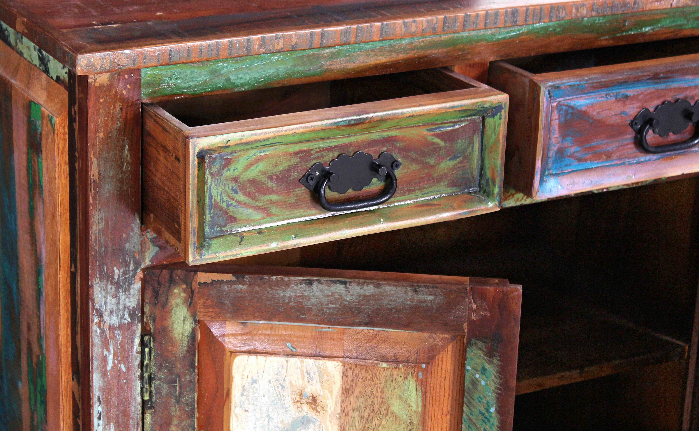 SIT Sideboard »Lodi aus bunt lackiertem Altholz mit 4 Türen & 4 Schubladen« 4 Türen, 4 Schubladen & grosszügige Fächer für vielseitige Aufbewahrung