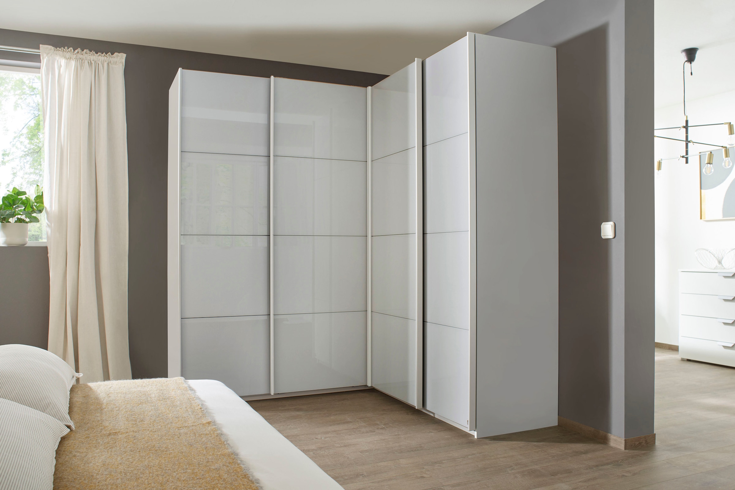 rauch Schwebetürenschrank »Kleiderschrank Garderobe Eckkleiderschrank QUADRA mit edler Glasfront« in den Höhen 210/229 cm, inkl. Soft-Close-Funktion,  grosser Eckschrank mit viel Stauraum, Mass 181x187 cm MADE IN GERMANY