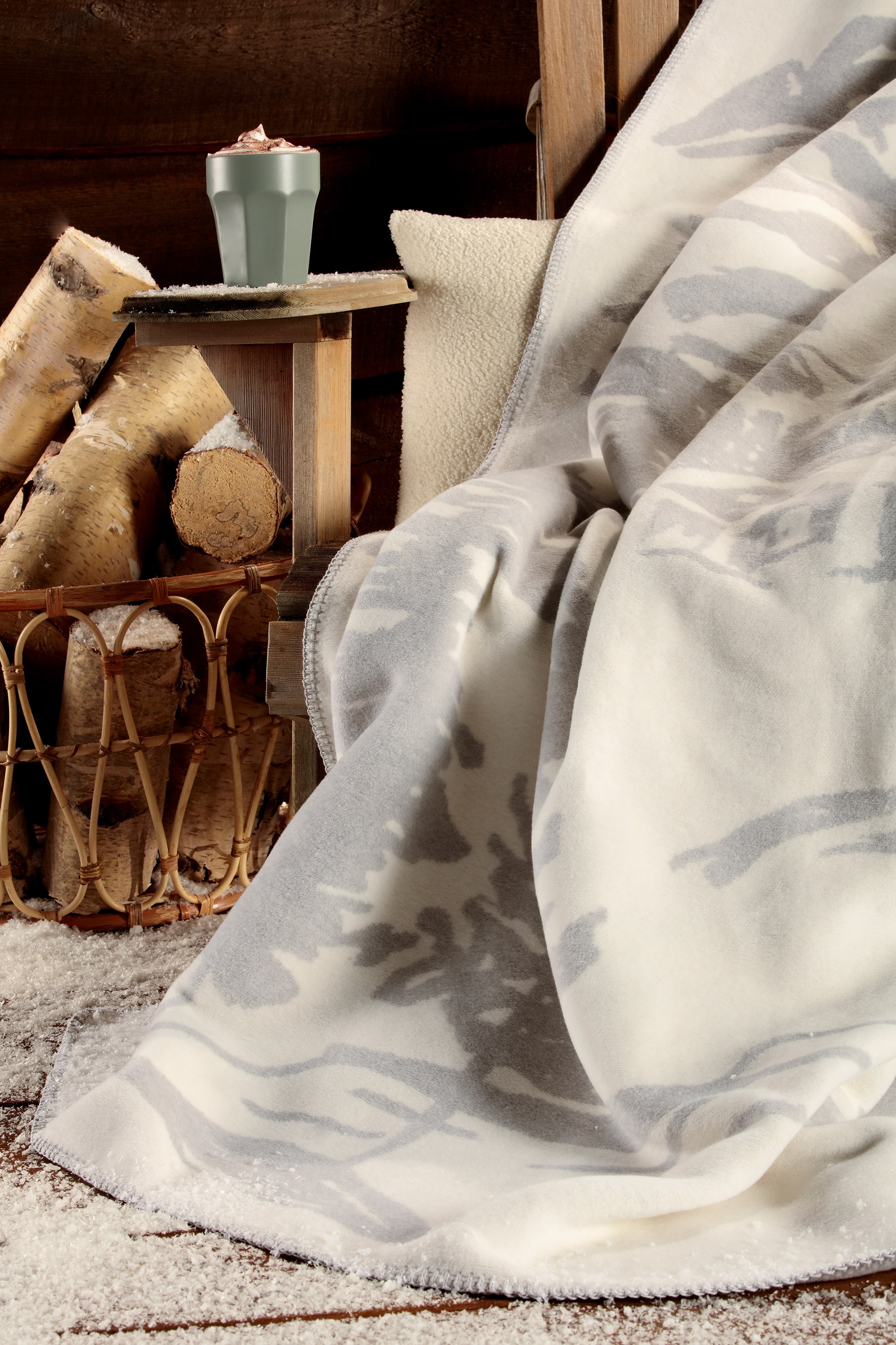 Biederlack Wohndecke »Mountain Dreams« romantischer Winter in den Bergen