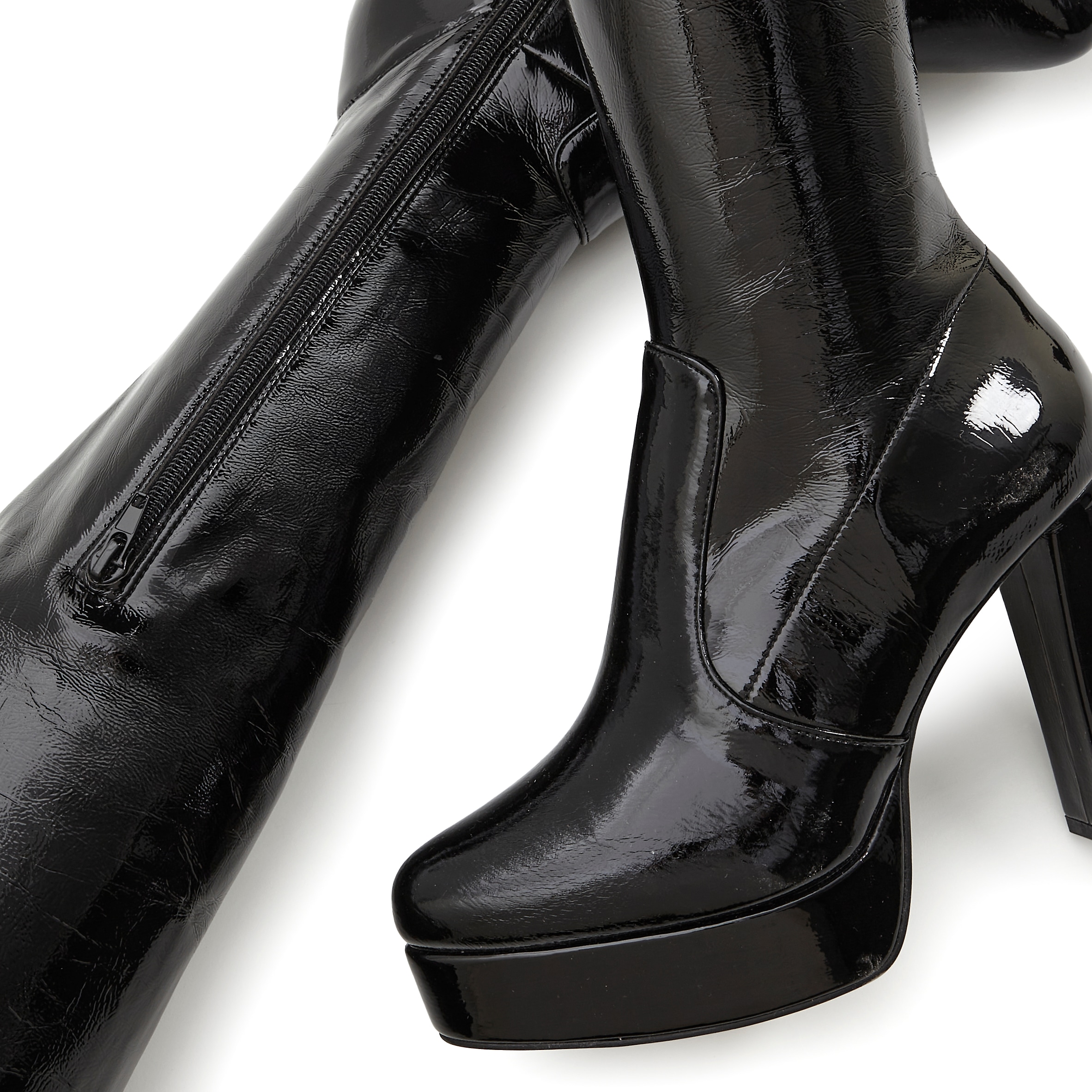 LASCANA Belle Affaire Overkneestiefel »High-Heel-Stiefelette mit Plateau,«  in erotischer Lack-Optik