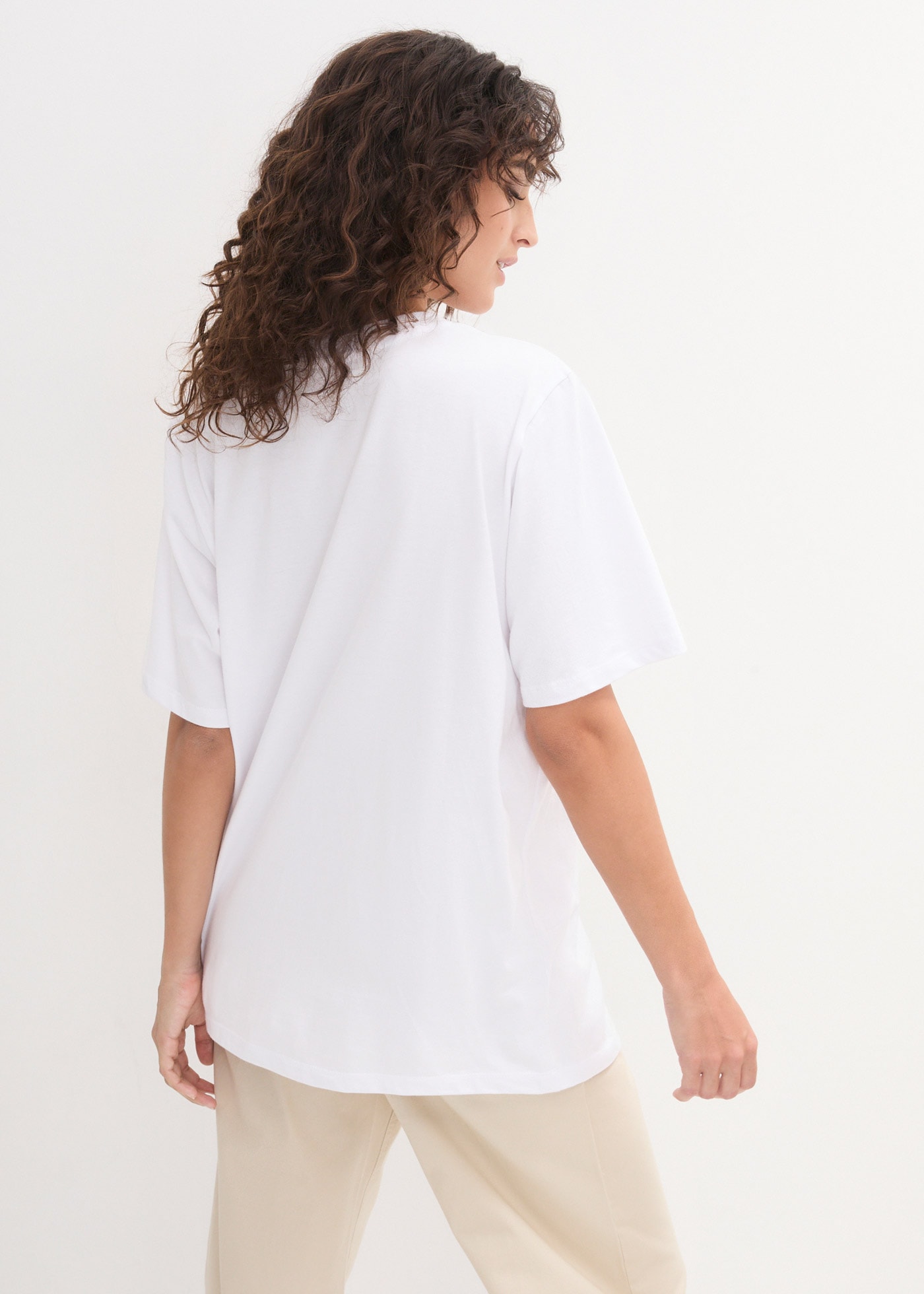 bonprix Longshirt »Weites Long-Shirt mit V-Ausschnitt, Kurzarm (5er Pack)« Packung, 5 Stk. lockere Passform, Kurzarm, mit V-Ausschnitt, unifarben
