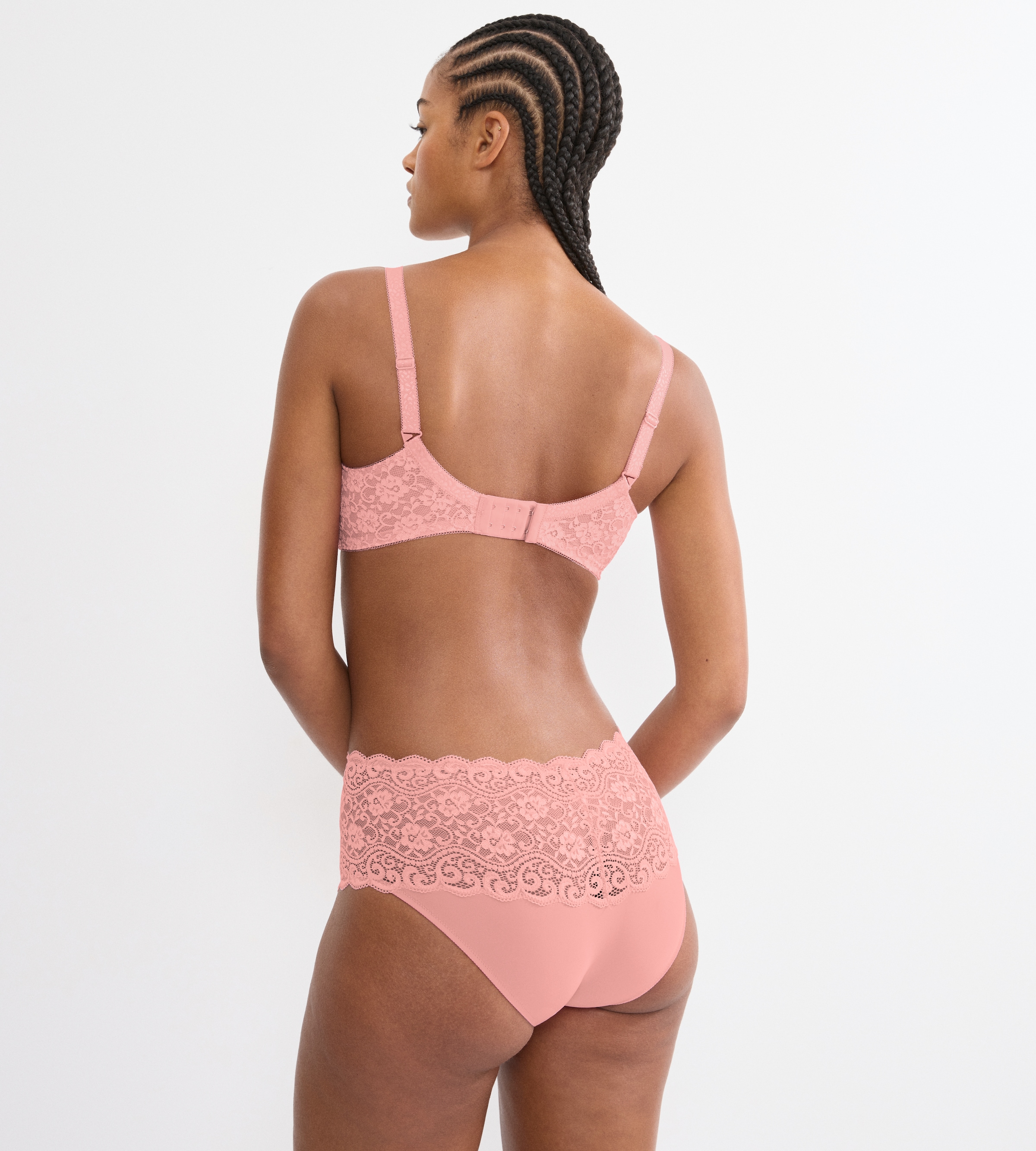 Triumph Soutien-gorge à armatures »Amourette N01« avec détails en dentelle et sans armature