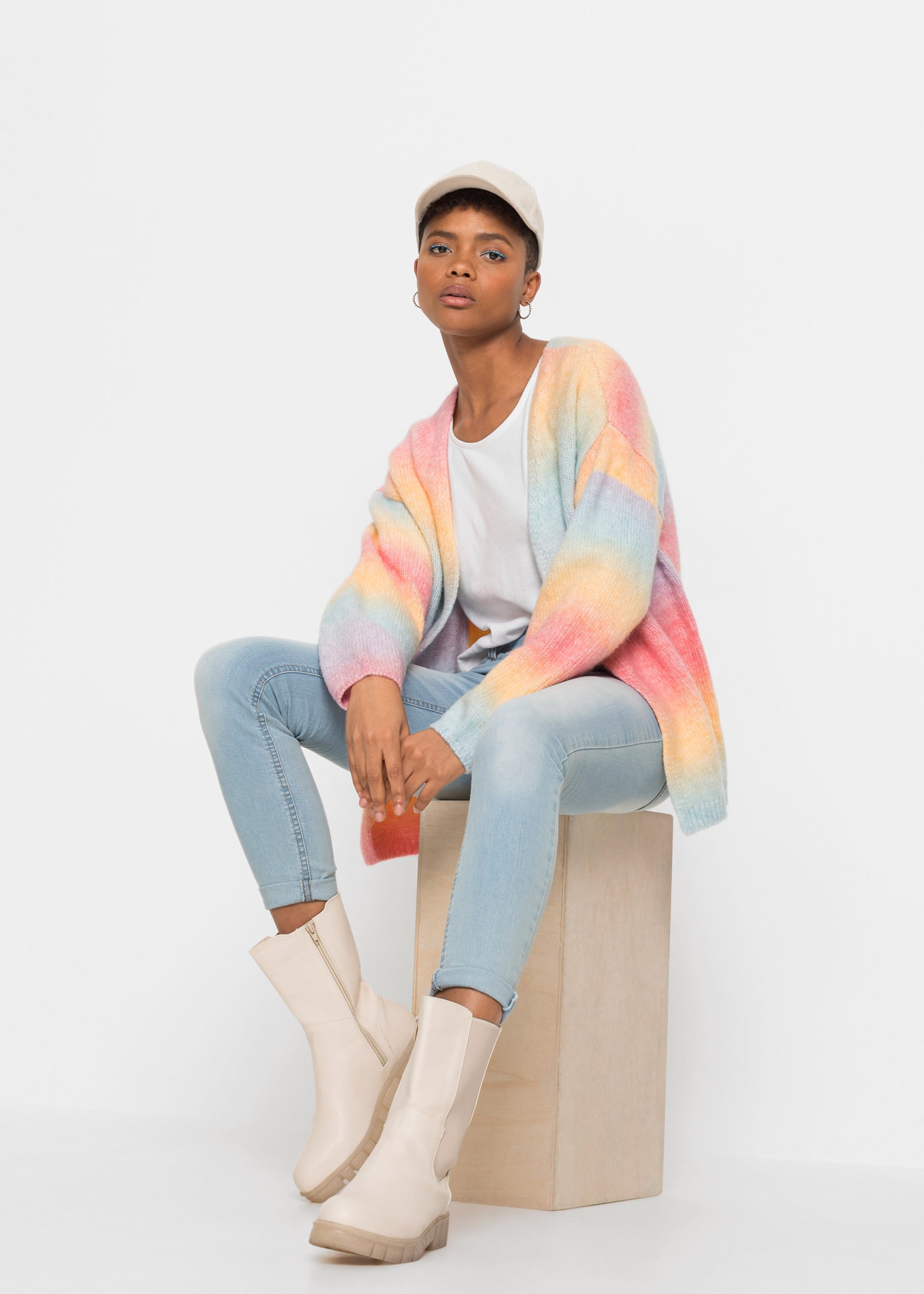 bonprix Veste en tricot »Grobstrickjacke aus weichem Woll-Mix« Oversize-Passform, Multicolour-Optik, offene Form