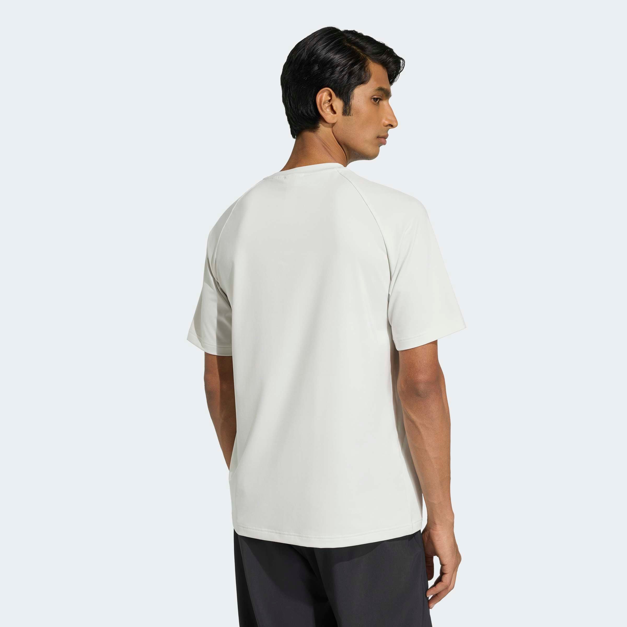adidas Originals T-Shirt »TECH TREFOIL ESSENTIALS POLYESTER« sportlicher Stil, ohne Verschluss, aus Polyester