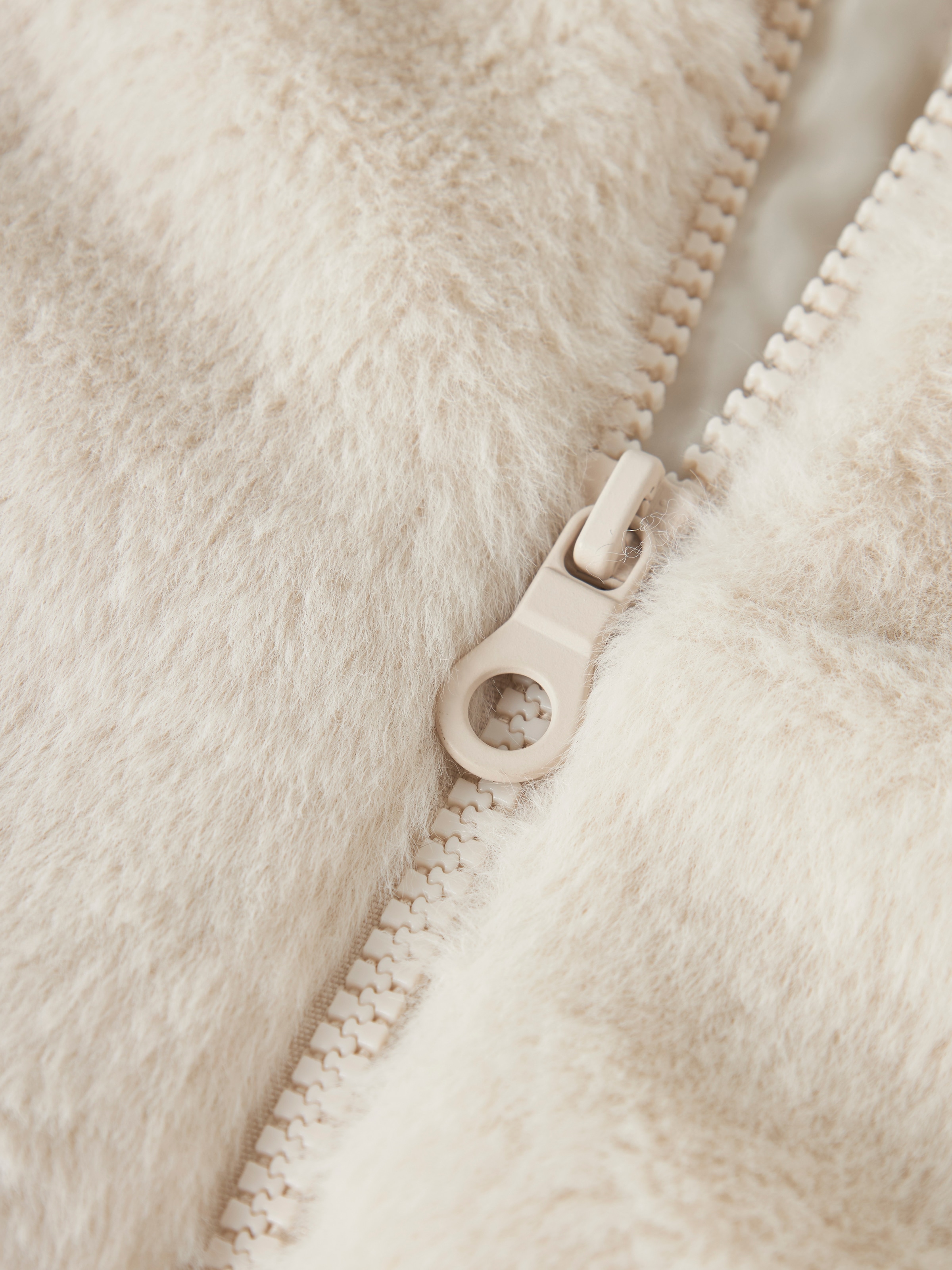Name It Veste en fausse fourrure »NMFMILA JACKET W HOOD PB« avec capuche fibre synthétique