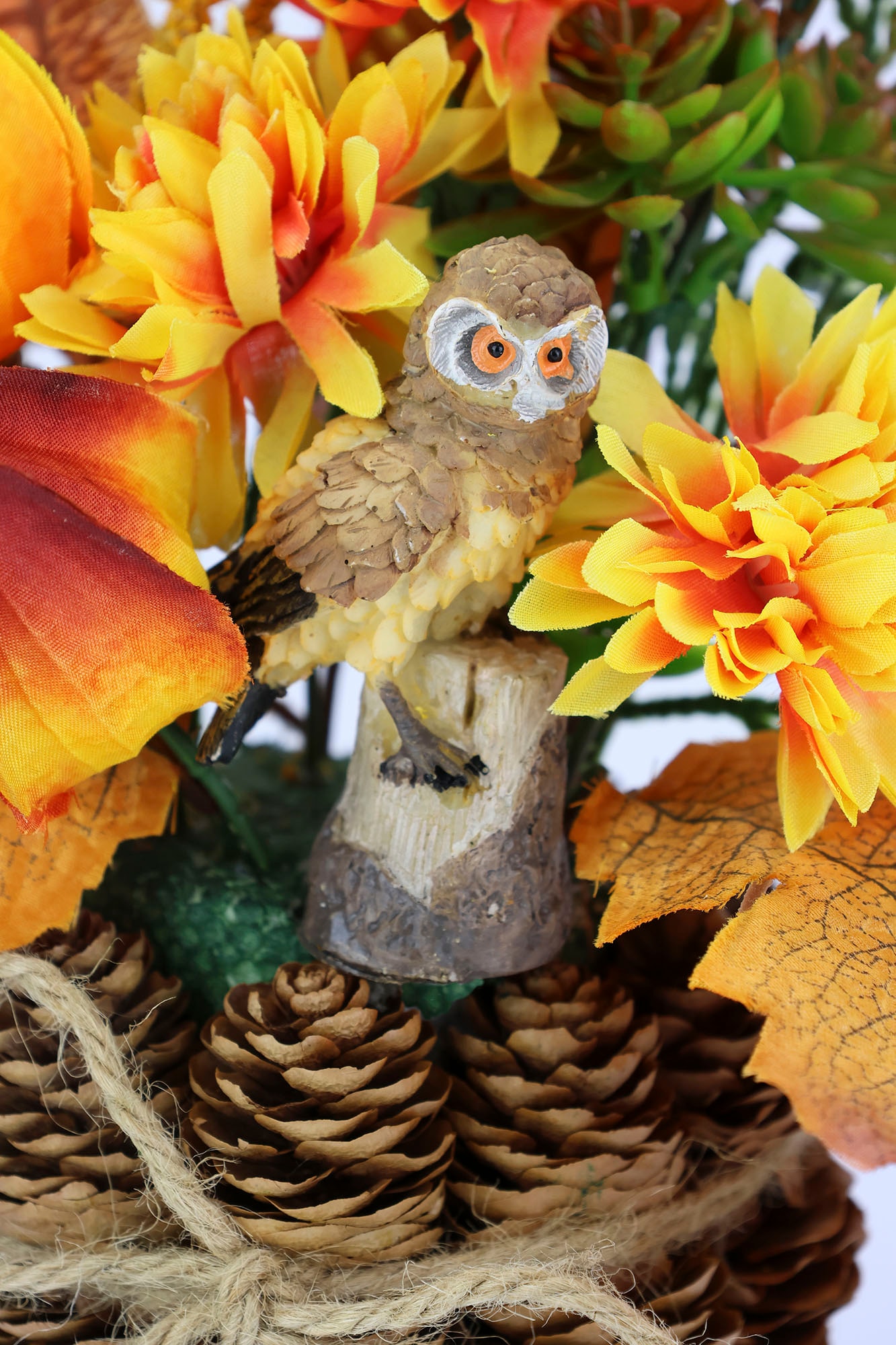 I.GE.A. Kunstblume »Herbstgesteck Chrysanthemen« Im Zapfentopf mit Physalis, Eule, Herbstlaub