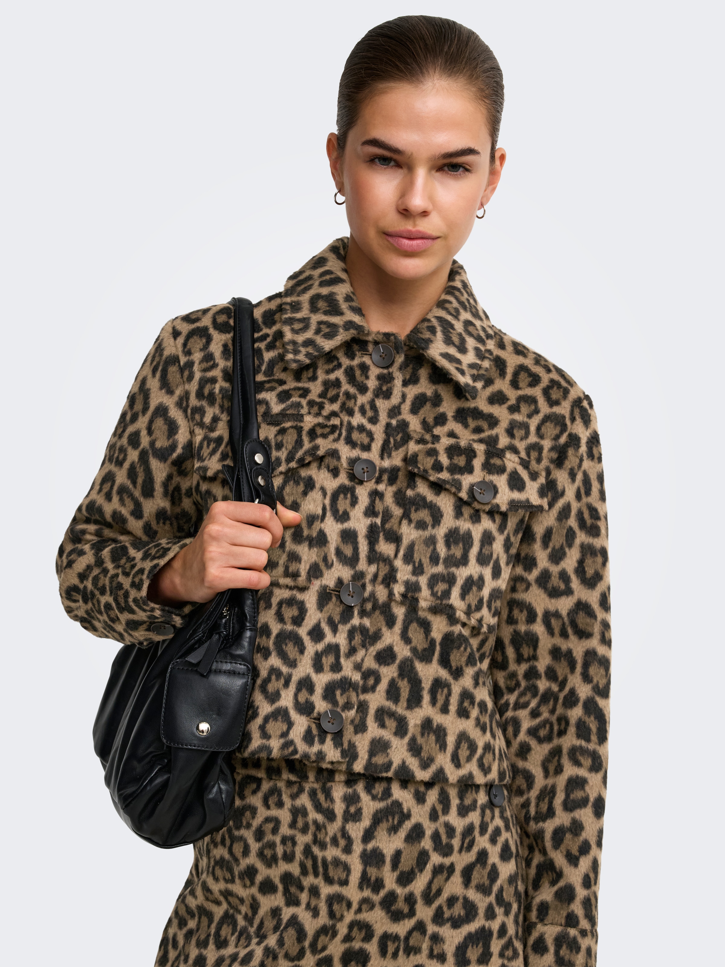 ONLY Veste en fausse fourrure »ONLEMILIA SHORT JACKET CC OTW« avec fermeture éclair continue, respirant, dissipateur de chaleur