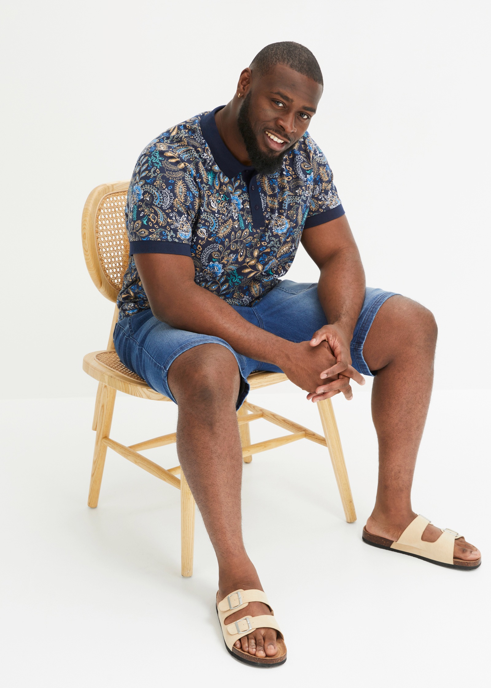 bonprix Polo avec imprimé paisley, design à manches courtes, coupe régulière