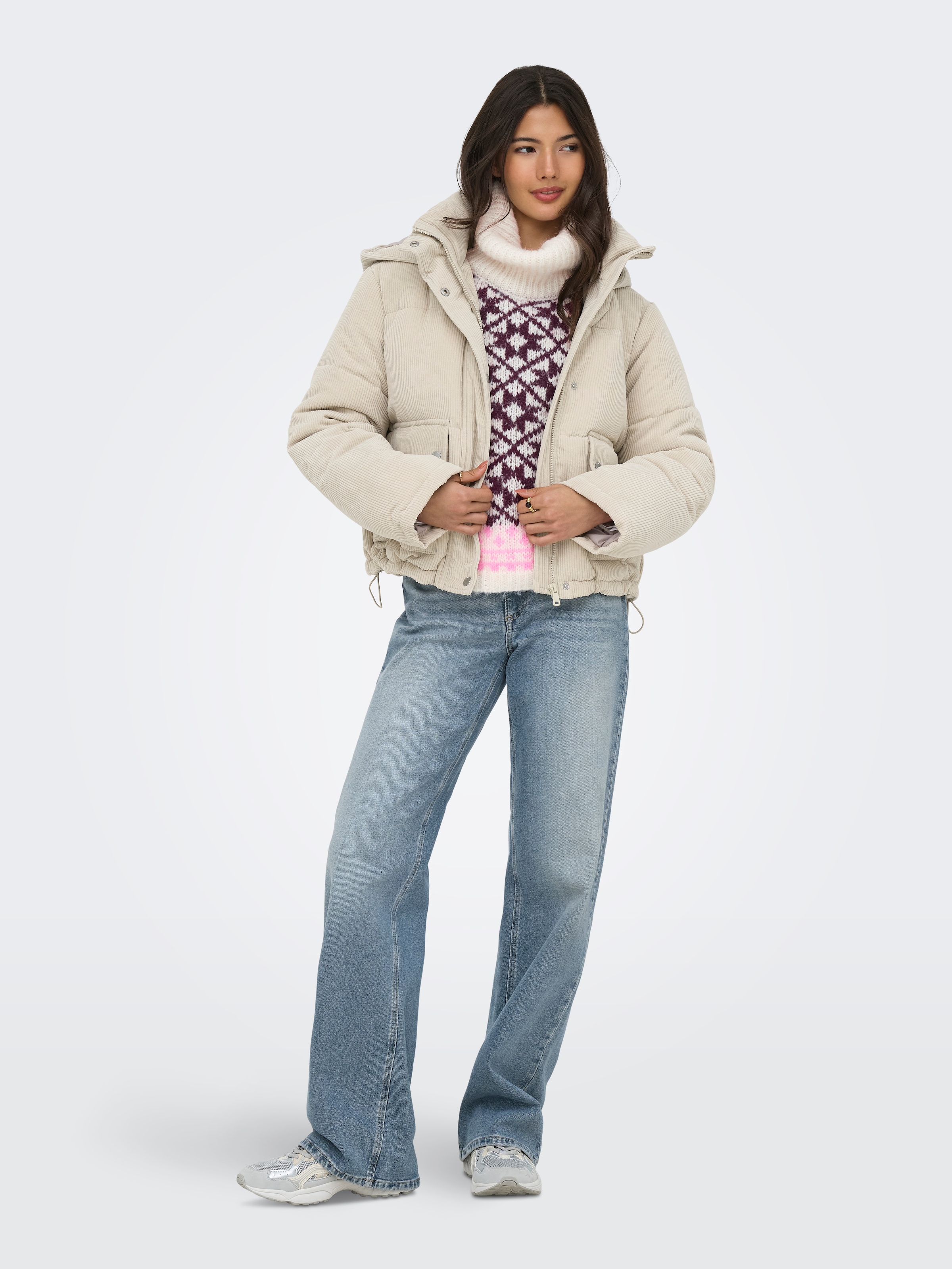 ONLY Veste matelassée »ONLZAHARA CORDUROY PUFFER CC OTW« avec capuche fibre synthétique