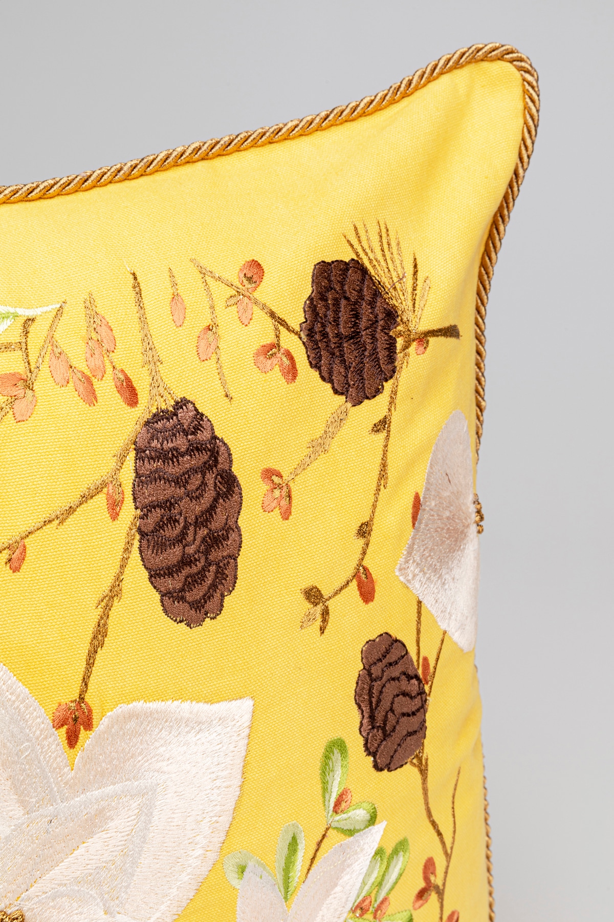 Kare Design Coussin décoratif »Arbusti, Kissenhülle mit Füllung, 50x50 cm« stützt Kopf und Nacken angenehm und sorgt für erholsamen Schlaf