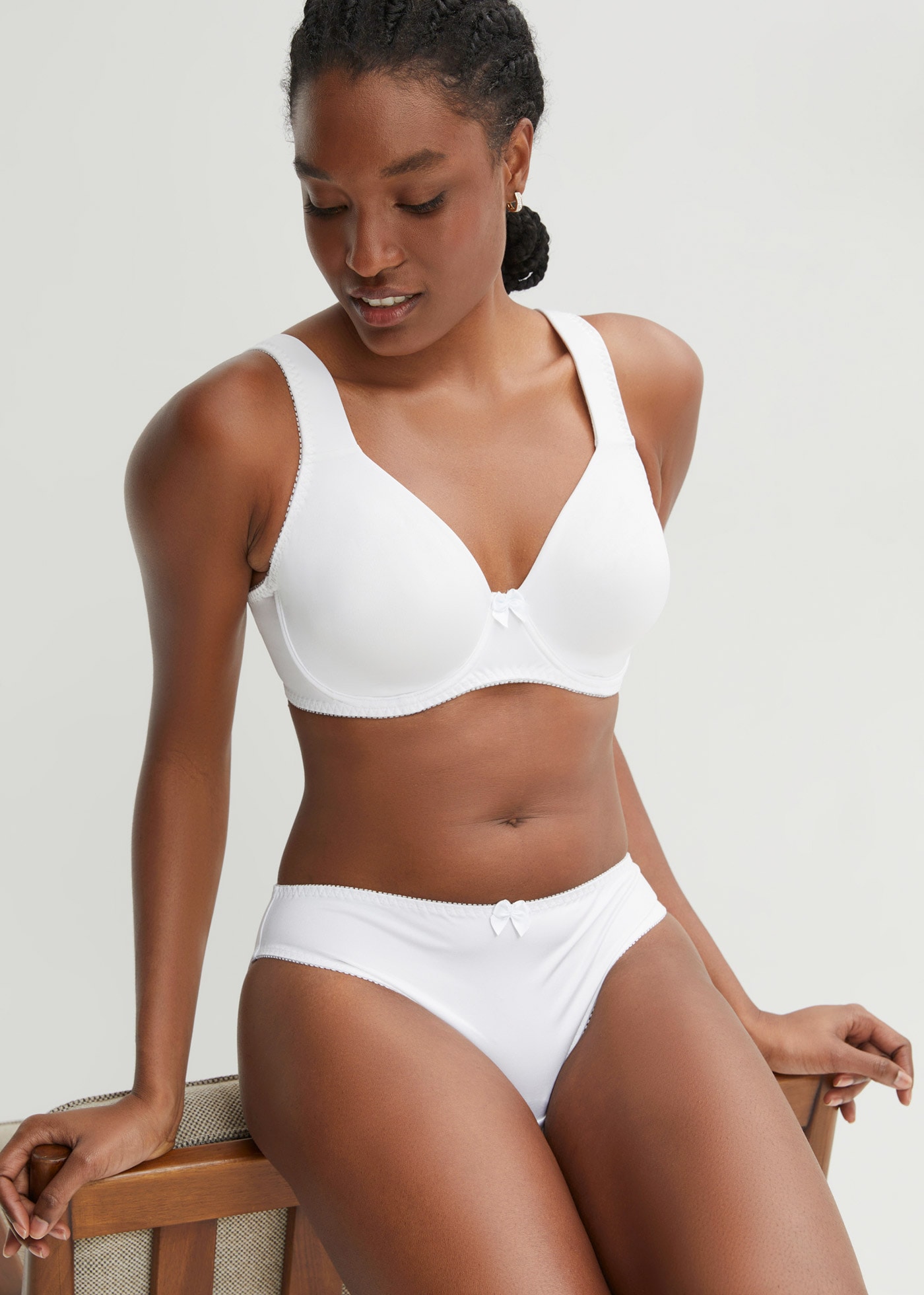 bonprix T-Shirt-BH »T-Shirt BH mit Bügel und Glanzeffekt (2er Pack)« Packung, 2, 2 Stk. tlg., T-Shirt BH mit Bügel und Glanzeffekt (2er Pack)