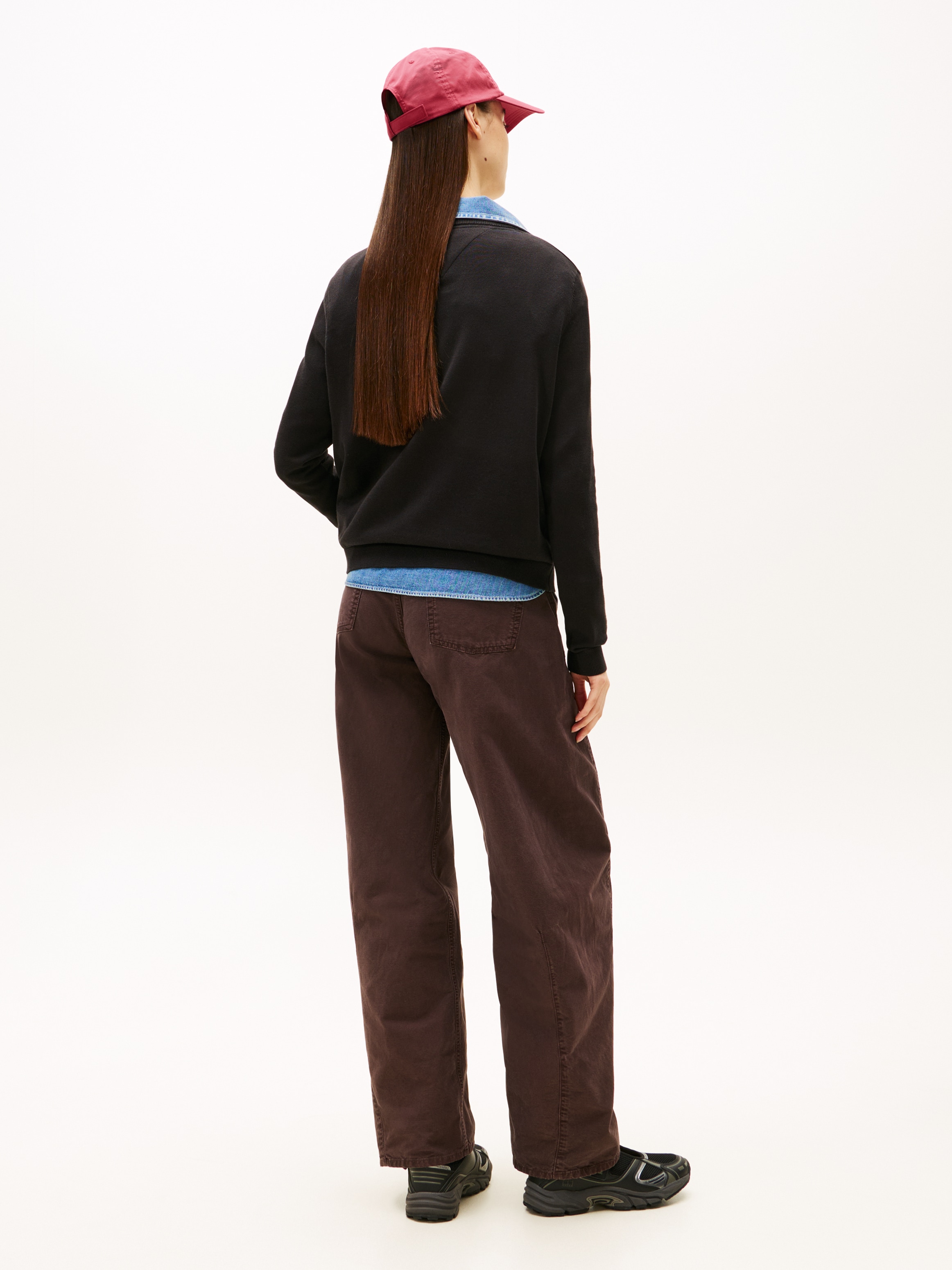 Tommy Jeans Pull col V »TJW ESSENTIAL VNECK SWEATER EXT« mit Logostickerei