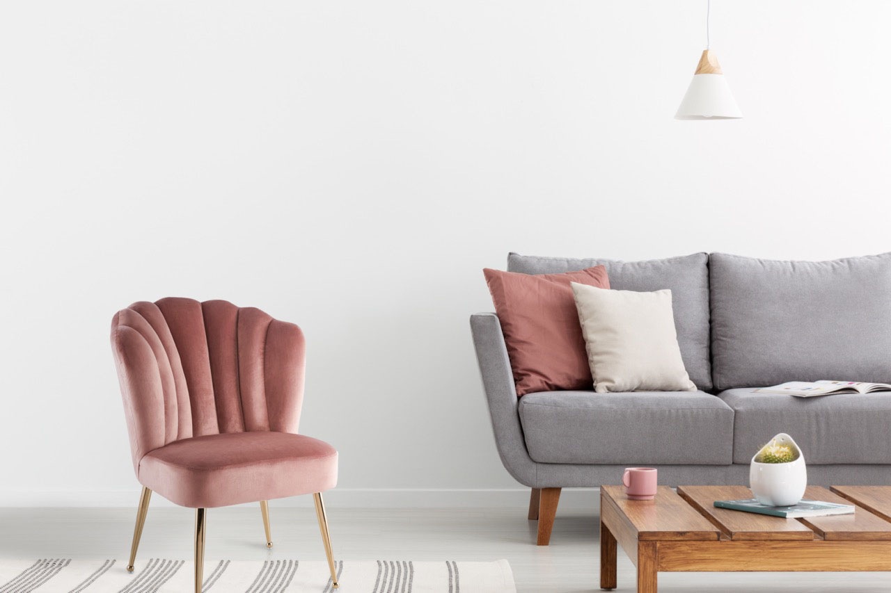 Kayoom Polsterstuhl »Stuhl Lalie 125, Rückenlehne im Retro-Stil, ausgefallene Rückenlehne« () 1 Stk.Rückenlehne in Muschel-Design, Samtbezug, goldene Metallbeine