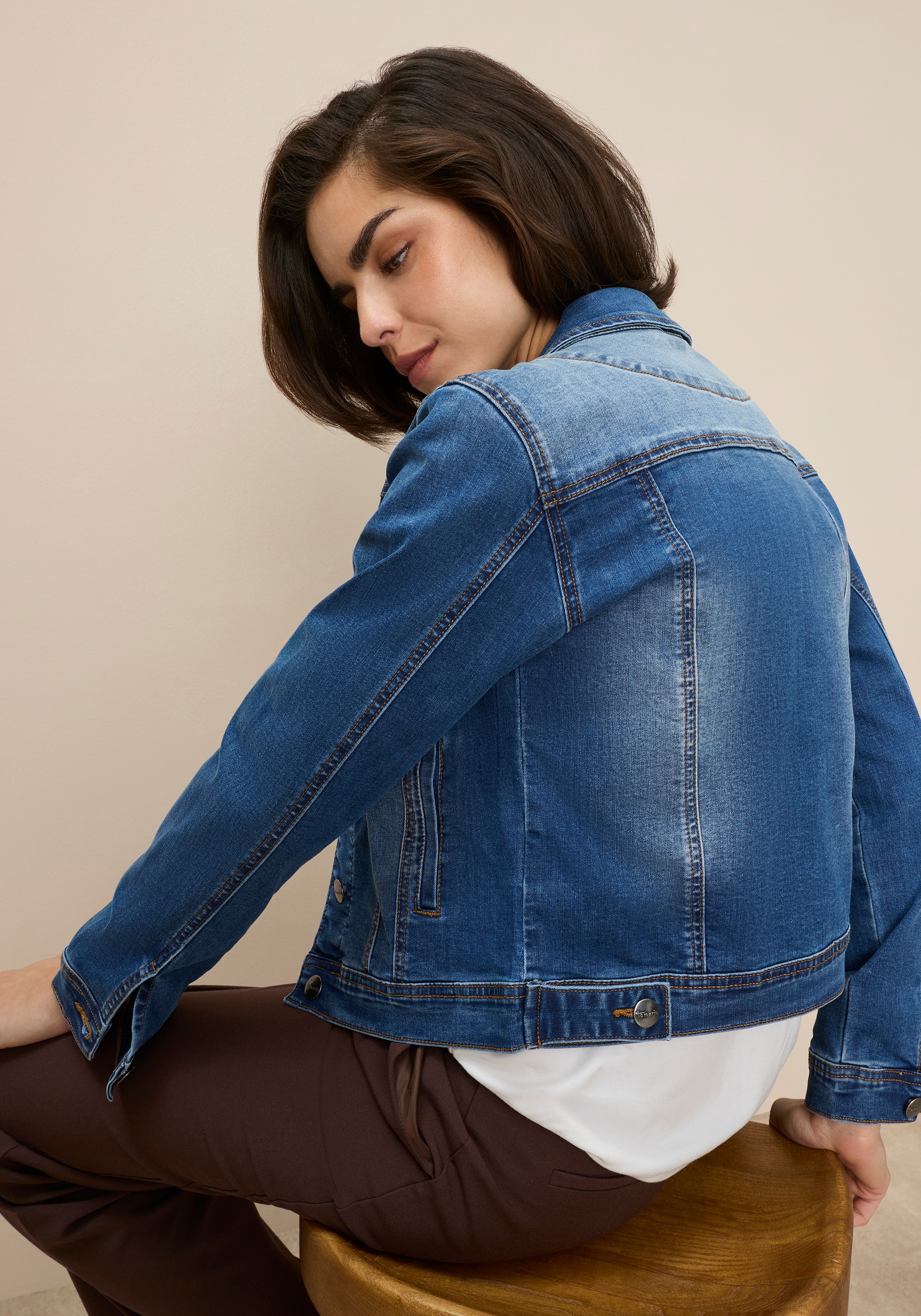 Tamaris Veste en jean aus elastischem Denim-Material, mit Brusttaschen und Eingrifftaschen