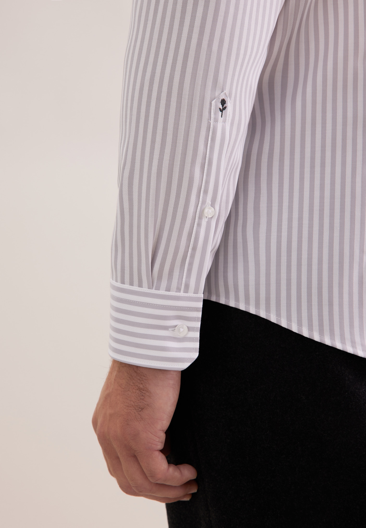 seidensticker Businesshemd »Schwarze Rose« Shaped 1/1 Kentkragen Gestreift