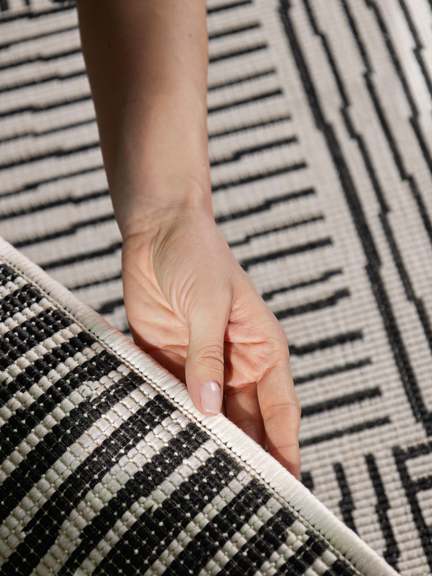 Ted Baker Teppich »Nightingale« rechteckig 8 mm Höhe Designteppich, Wetterfest, Pflegeleicht, Modern, Wohnzimmer, Terrasse