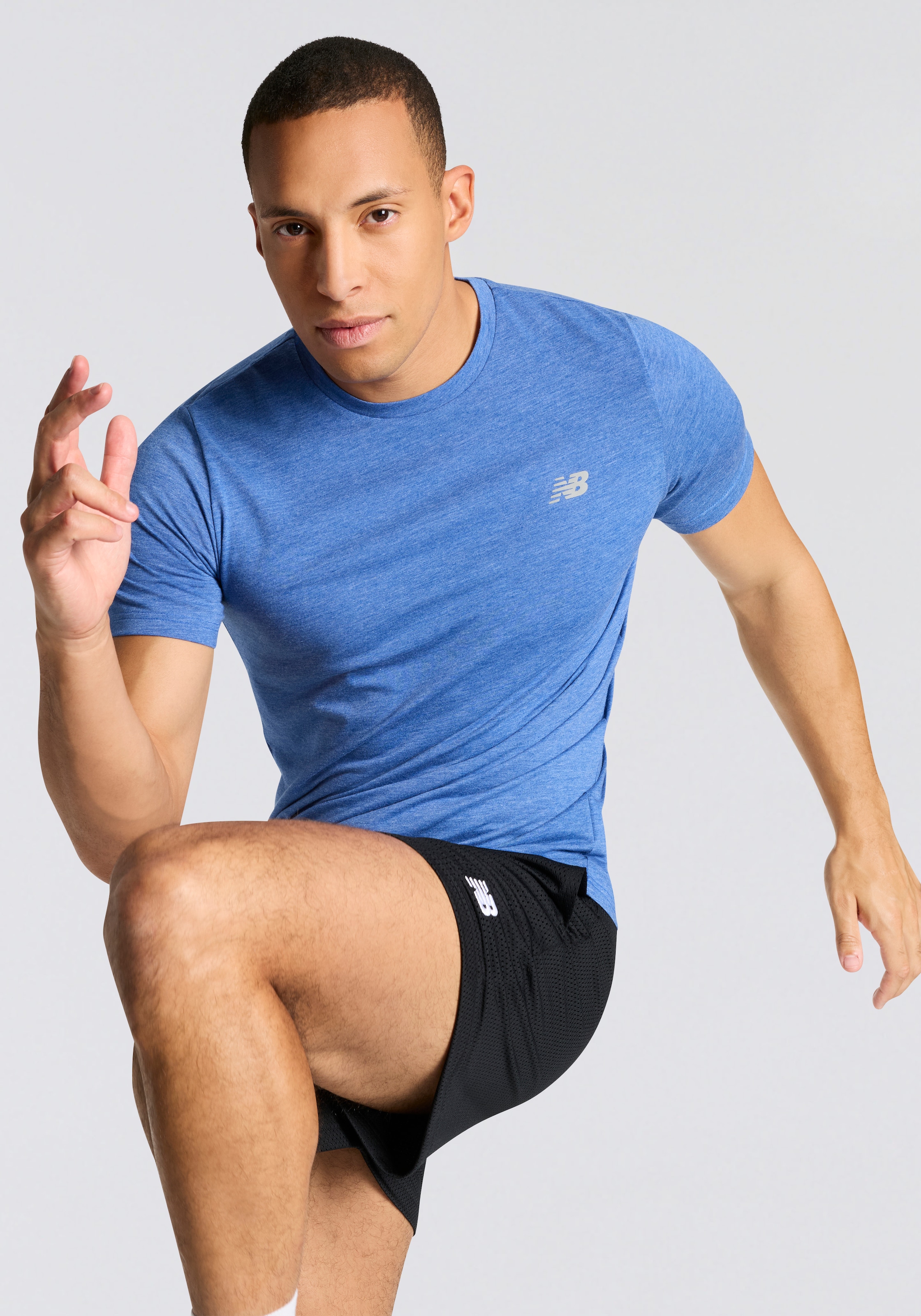 New Balance T-Shirt »Sport Essentials Heathertech T-Shirt« sportliches T-Shirt, für Laufaktivitäten, aus Polyester und Baumwolle
