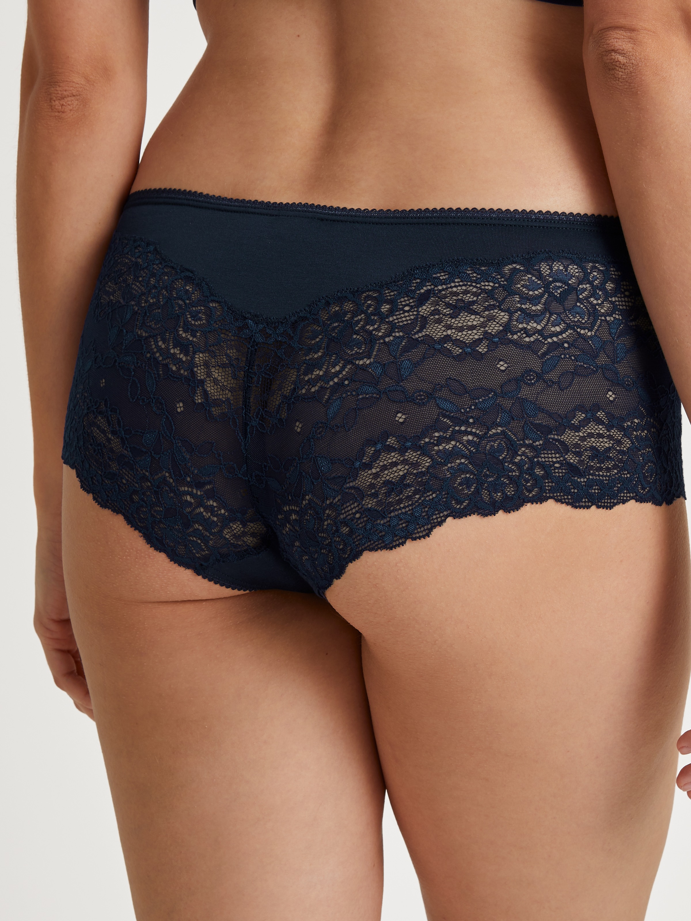 CALIDA Panty »Sensual Secrets« mit zarter, leicht transparenter Spitze