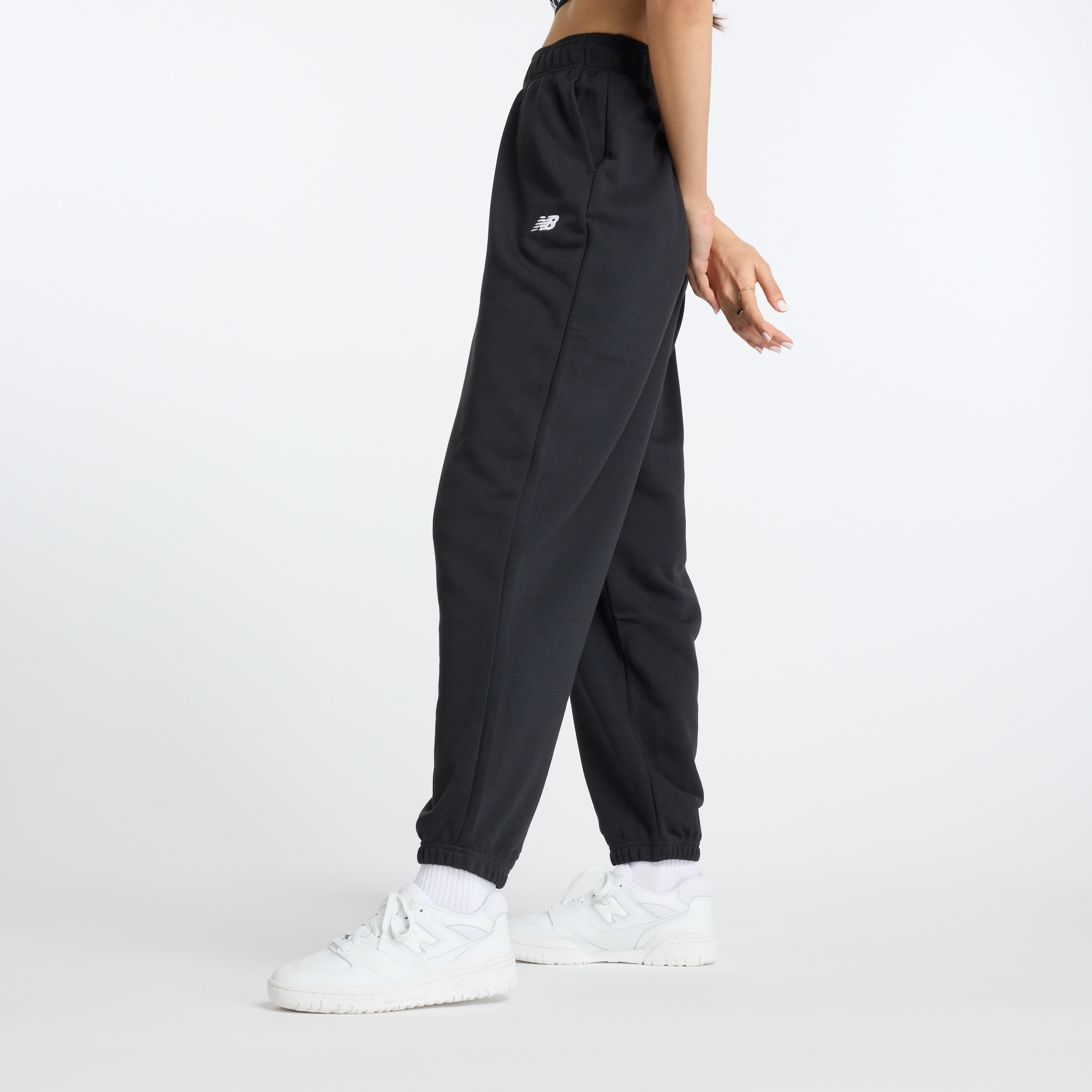 New Balance Pantalon de jogging »SPORT ESSENTIALS FRENCH TERRY JOGGER«  lockere Passform