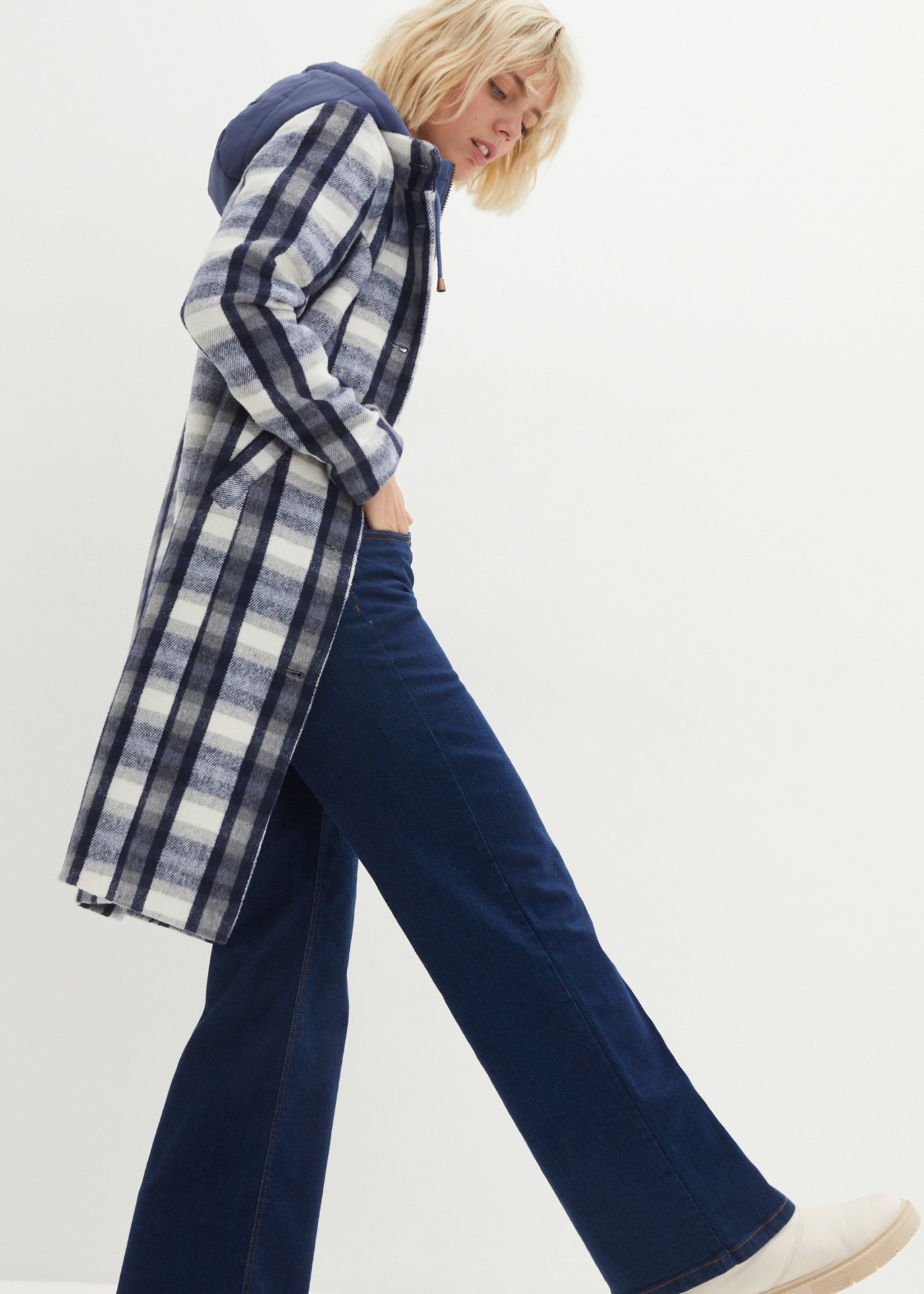 bonprix Wintermantel im angesagten Two-in-One-Design, bequeme Passform, casual Stil