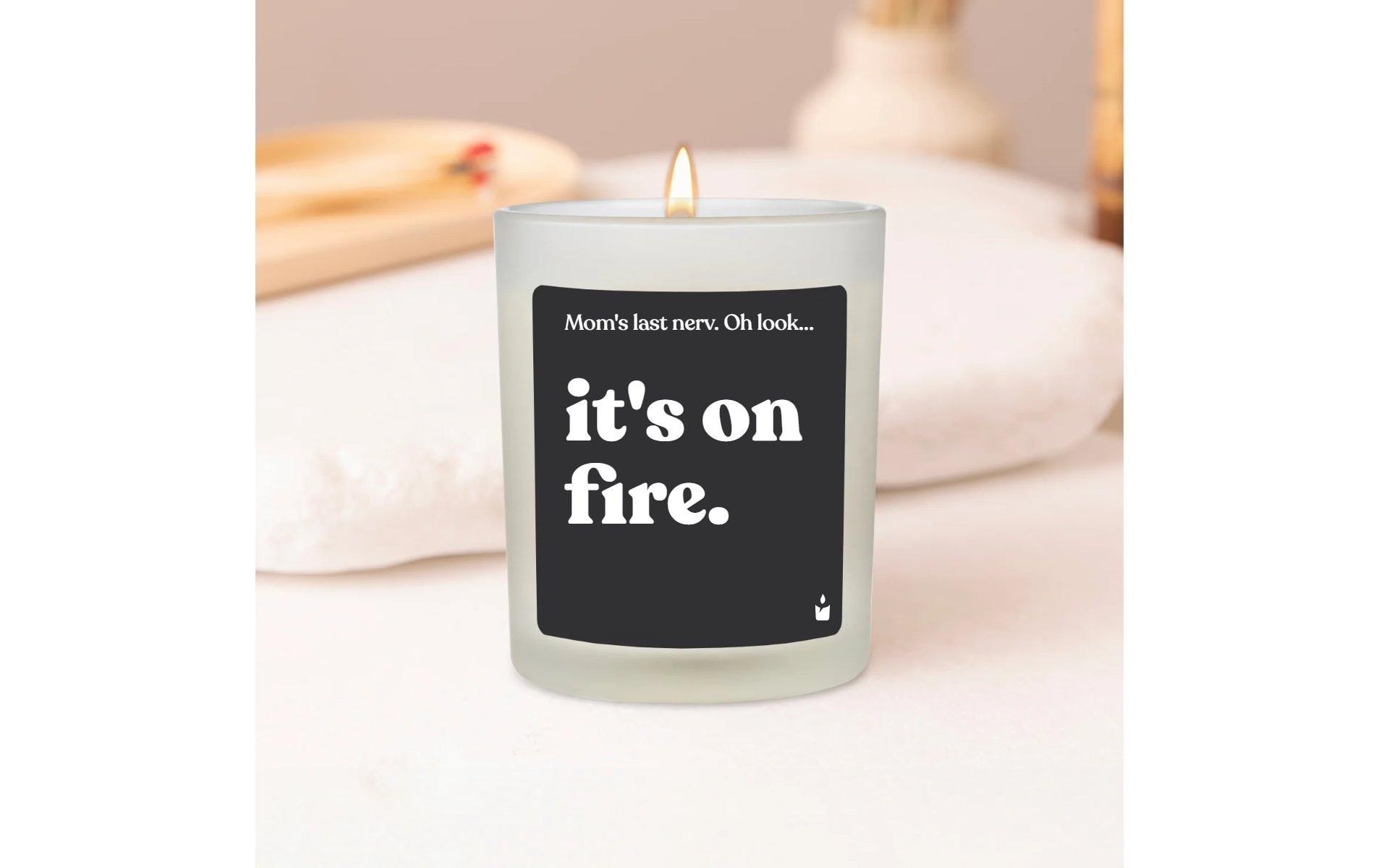   Bougie parfumée »ChattyCandles Mom's last nerv is on fire 6,7 x 8 cm«