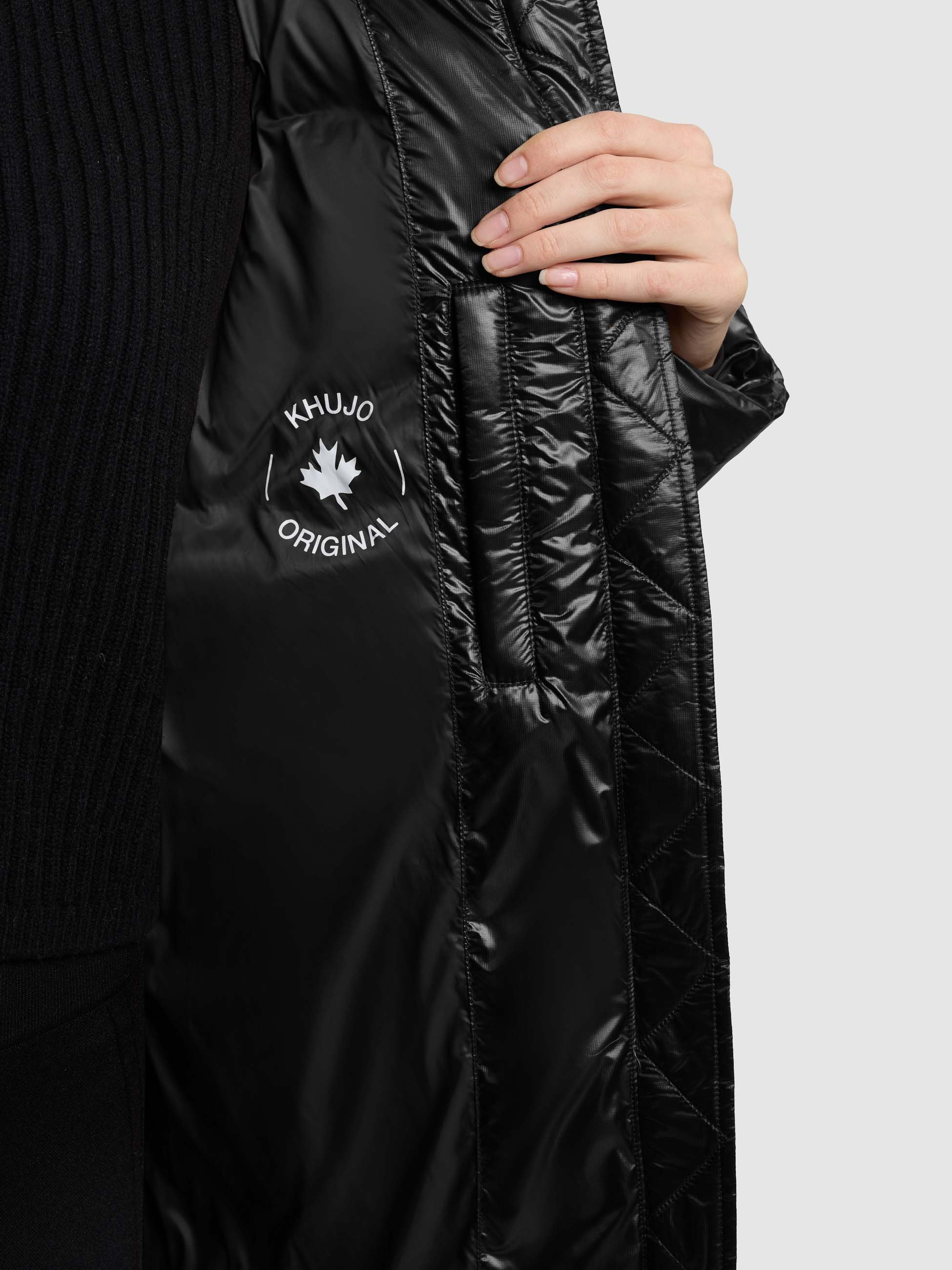 khujo Veste matelassée »CARA2« avec capuche Bretelles de sac à dos amovibles à l'intérieur
