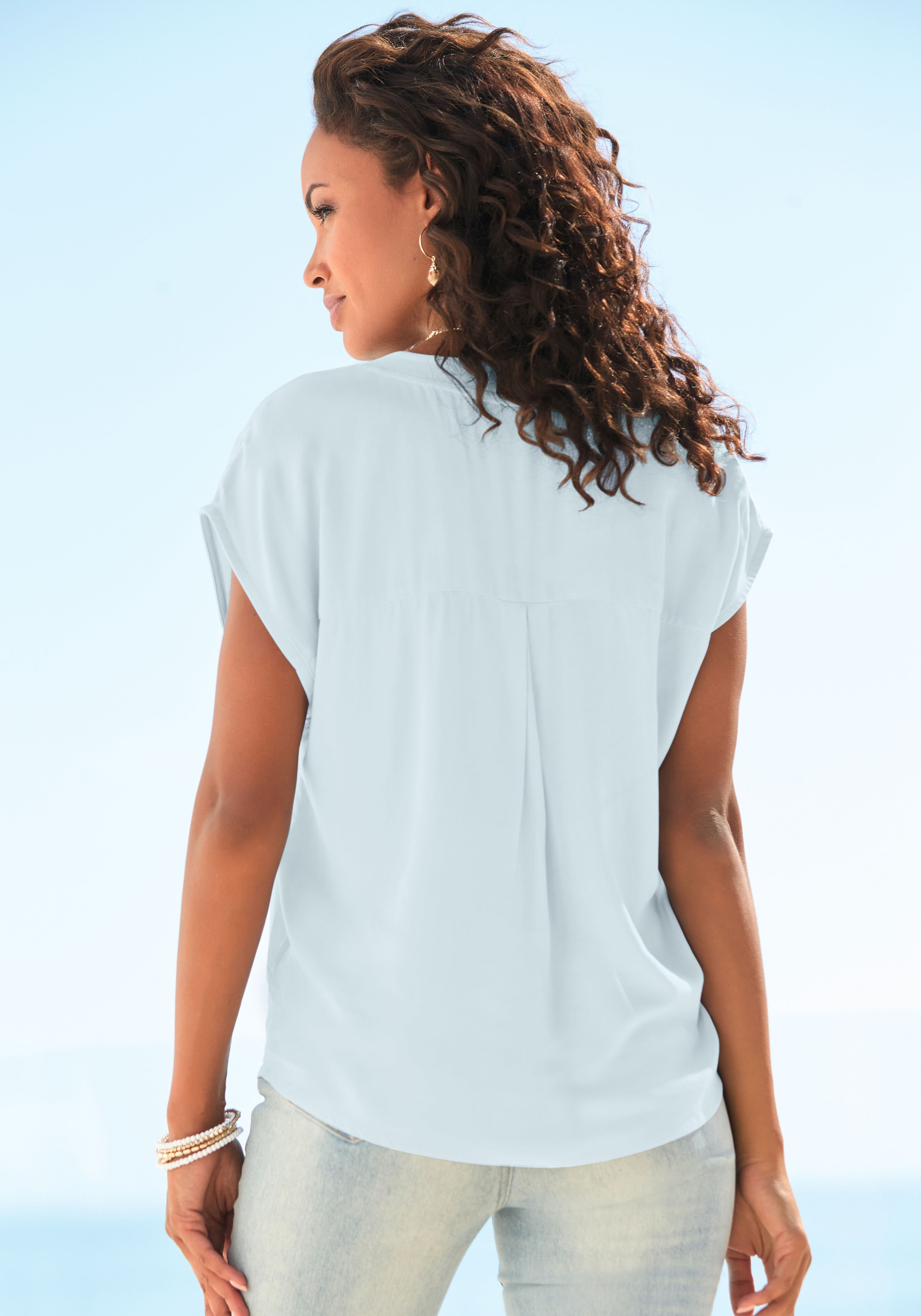 LASCANA Blouse à enfiler mit modischen Knöpfen, luftige Kurzarmbluse, sommerlich