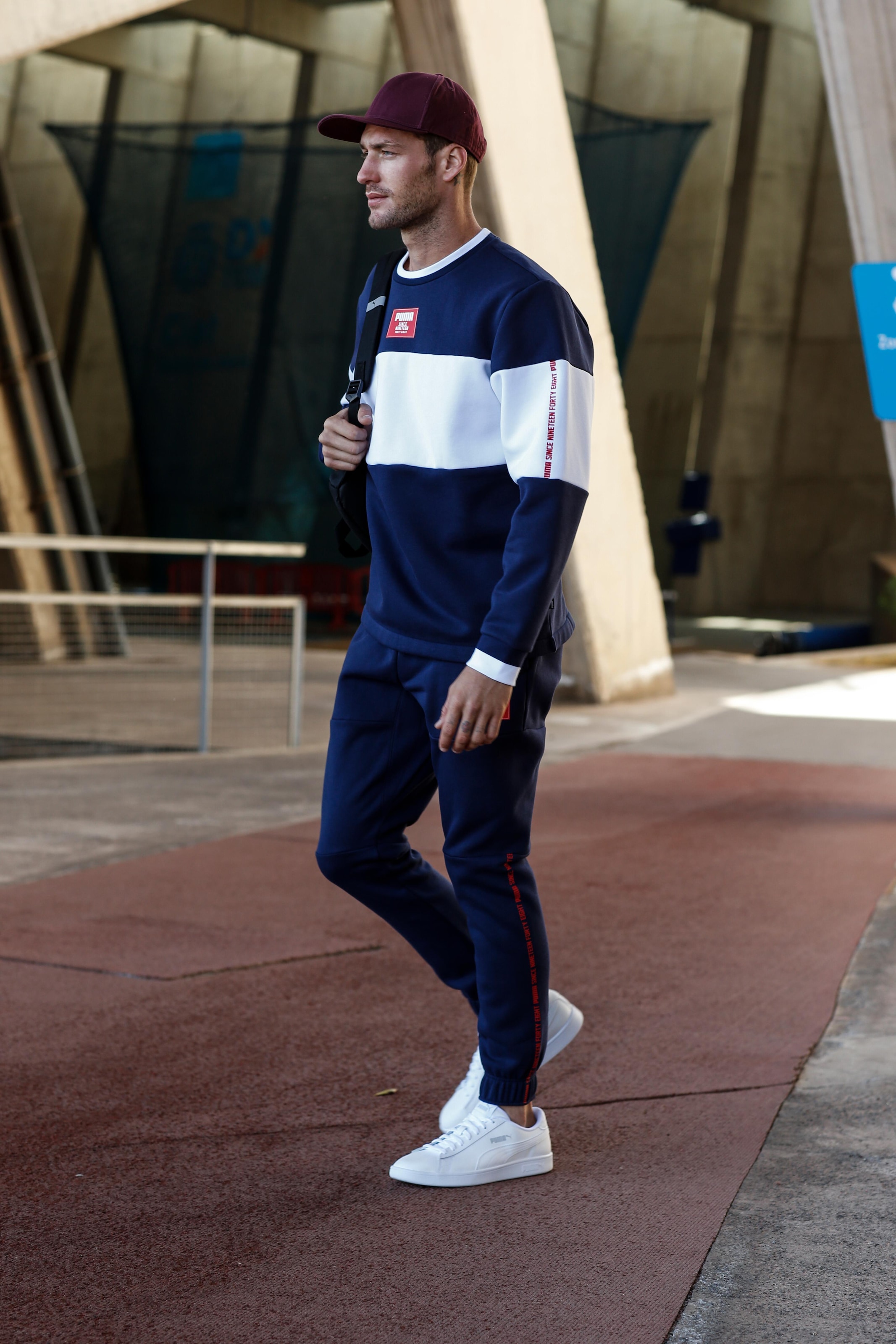 PUMA Sneaker »SMASH V2 L«  atmungsaktives Obermaterial aus Leder und Synthetik, Schnürung