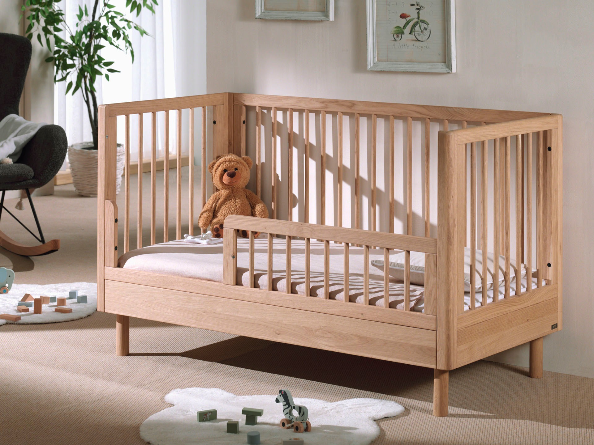 Vipack Lit bébé »hochwertig, stabil gebaut, Made in Europe, Oberfläche geölt lt. EN71-3« 70/140 cm, avec barreaux coulissants et sommier à lattes, réglable en hauteur