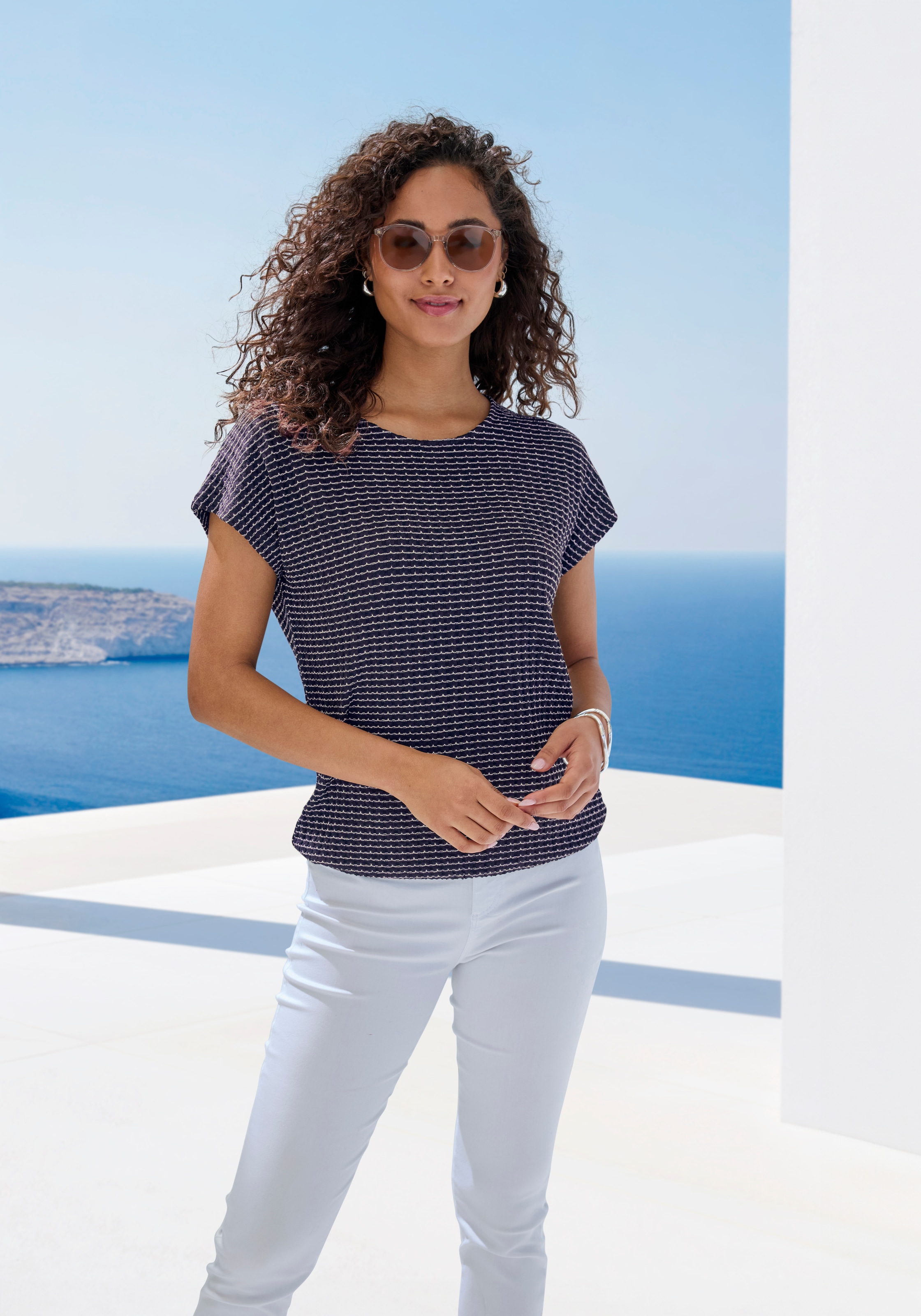 Vivance T-shirt à manches courtes »aus strukturierter Strickqualität« mit Gummizug im Bund