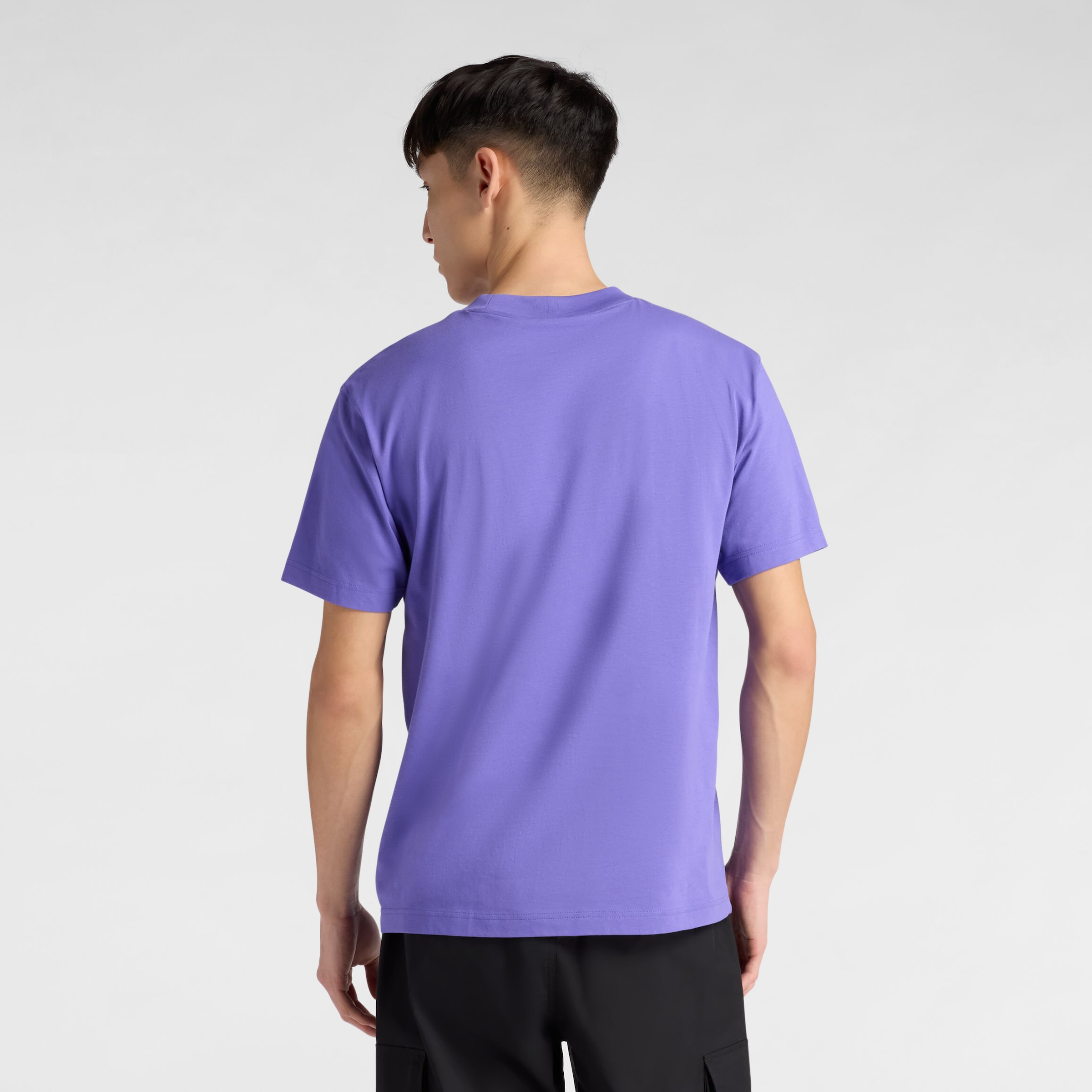 New Balance T-shirt »MENS LIFESTYLE T-SHIRT« für Erwachsene, sportlicher Stil, für sportliche Aktivitäten