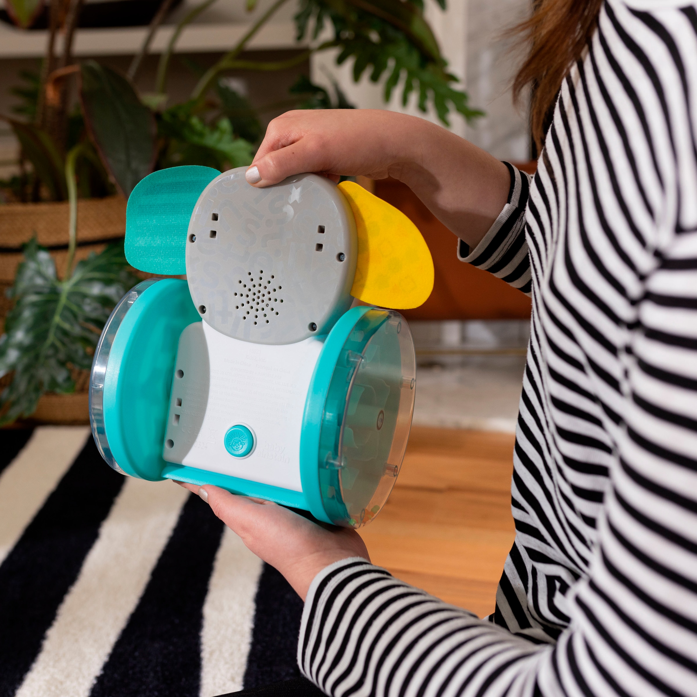 Baby Einstein Lernspielzeug »Chase & Tap Earl  Interactive Crawling Toy«